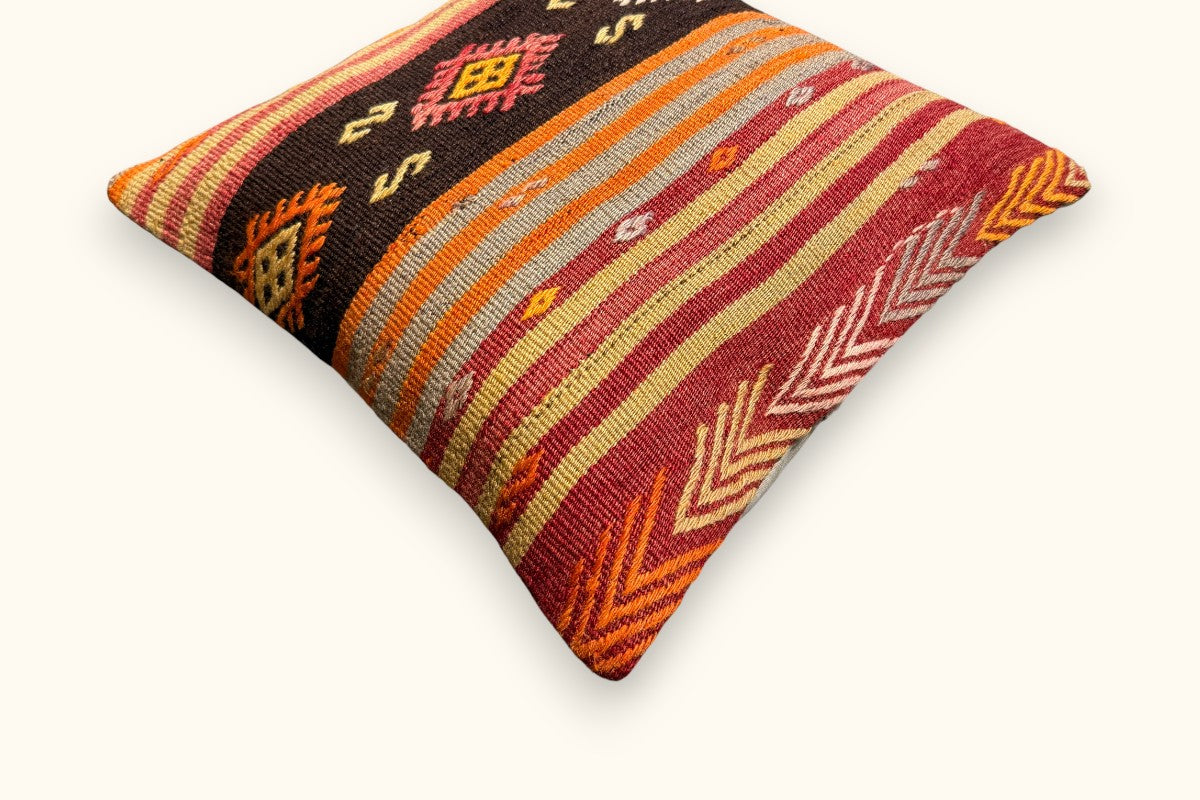 YAREN Vintage Kilim Cushion 40x40cm