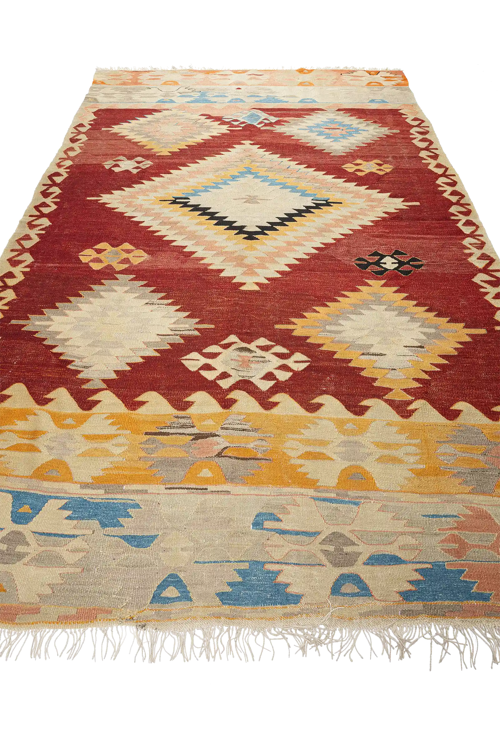 Perspektivische Ansicht – Blick auf die zentrale Raute mit farbigen Kontrasten, flankiert von kleineren geometrischen Formen, Farbflächen in Rot, Gelb und Beige deutlich hervorgehoben