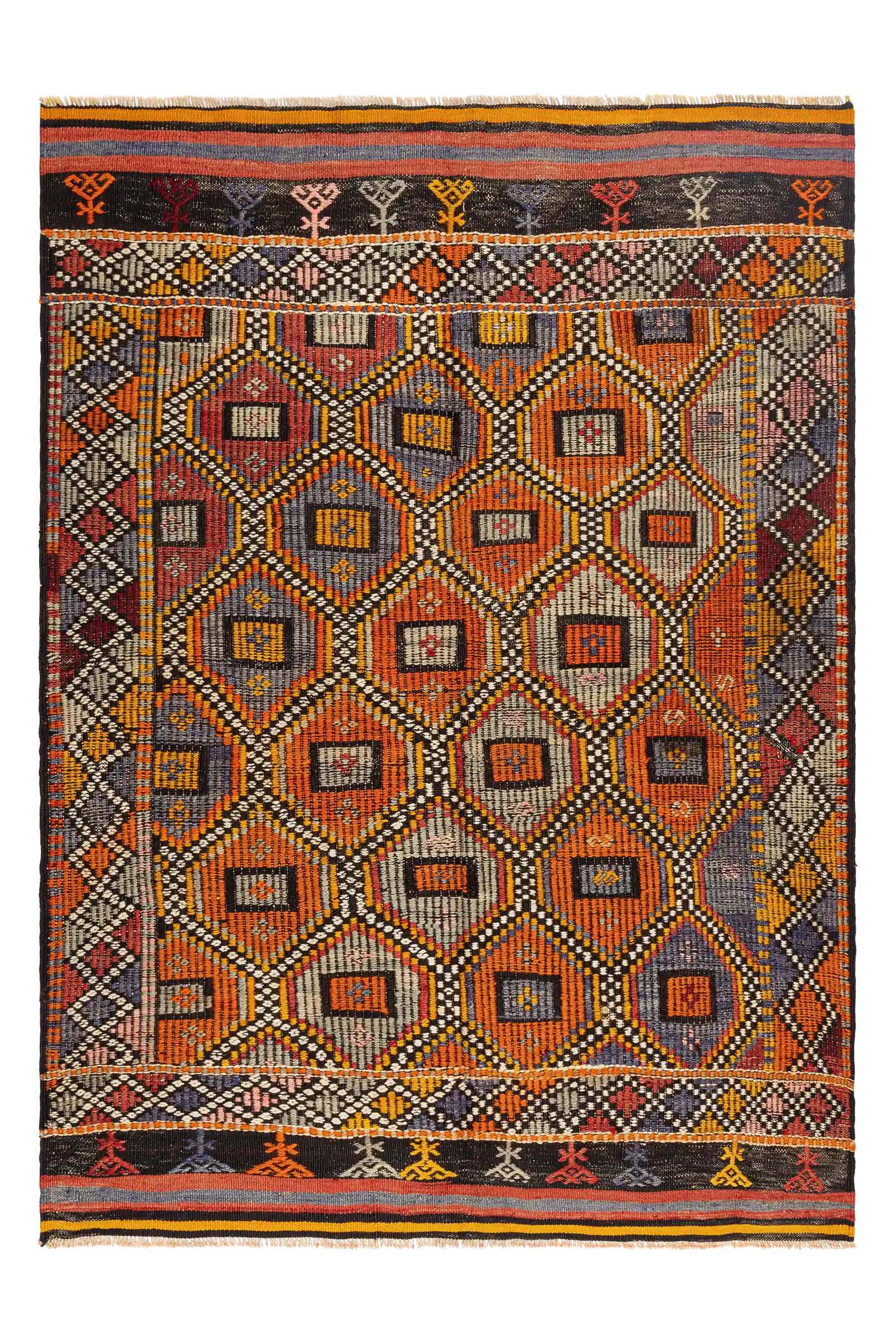 Gesamtansicht des USAK Kilims – kompakter Vintage-Teppich mit zentralem Rautenmuster in Rostrot und warmen Erdtönen