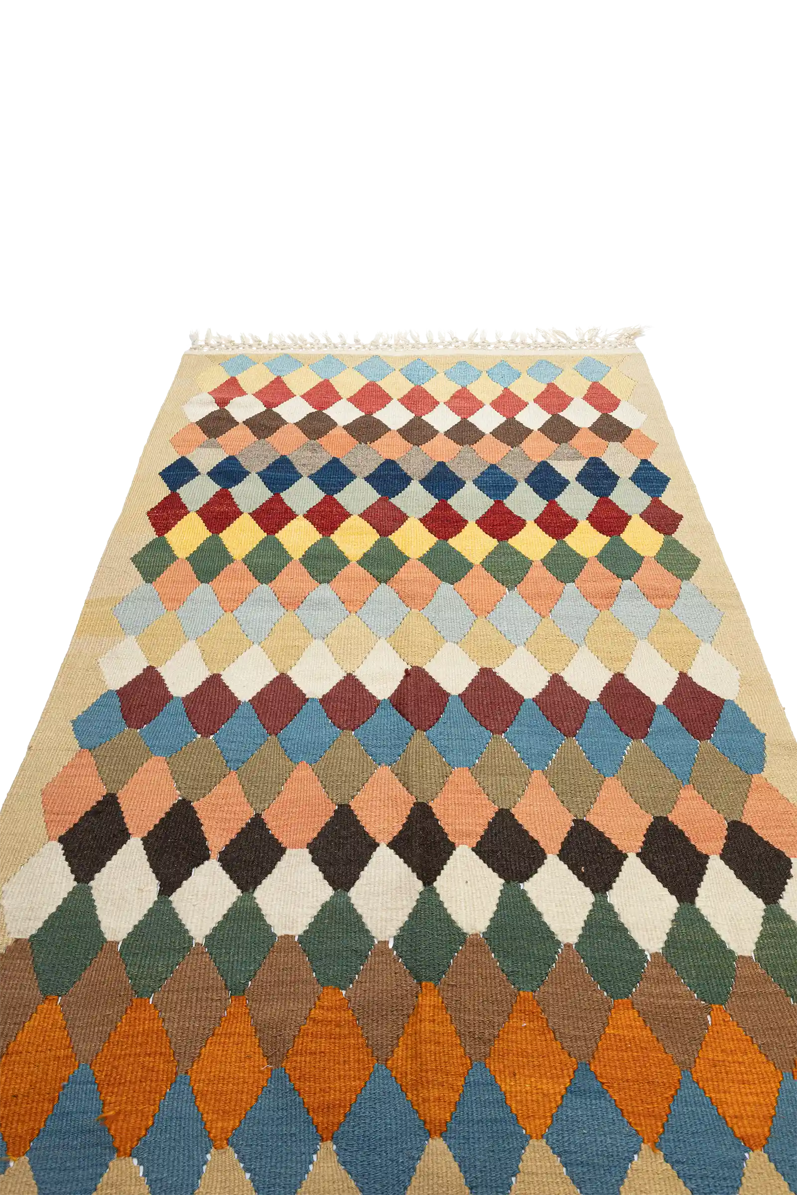 Perspektivische Ansicht – das sich wiederholende Rautenmuster entfaltet aus der Tiefe eine flächige Bewegung. Die strenge Anordnung ergibt ein visuell ruhiges, aber dennoch lebendiges Erscheinungsbild.