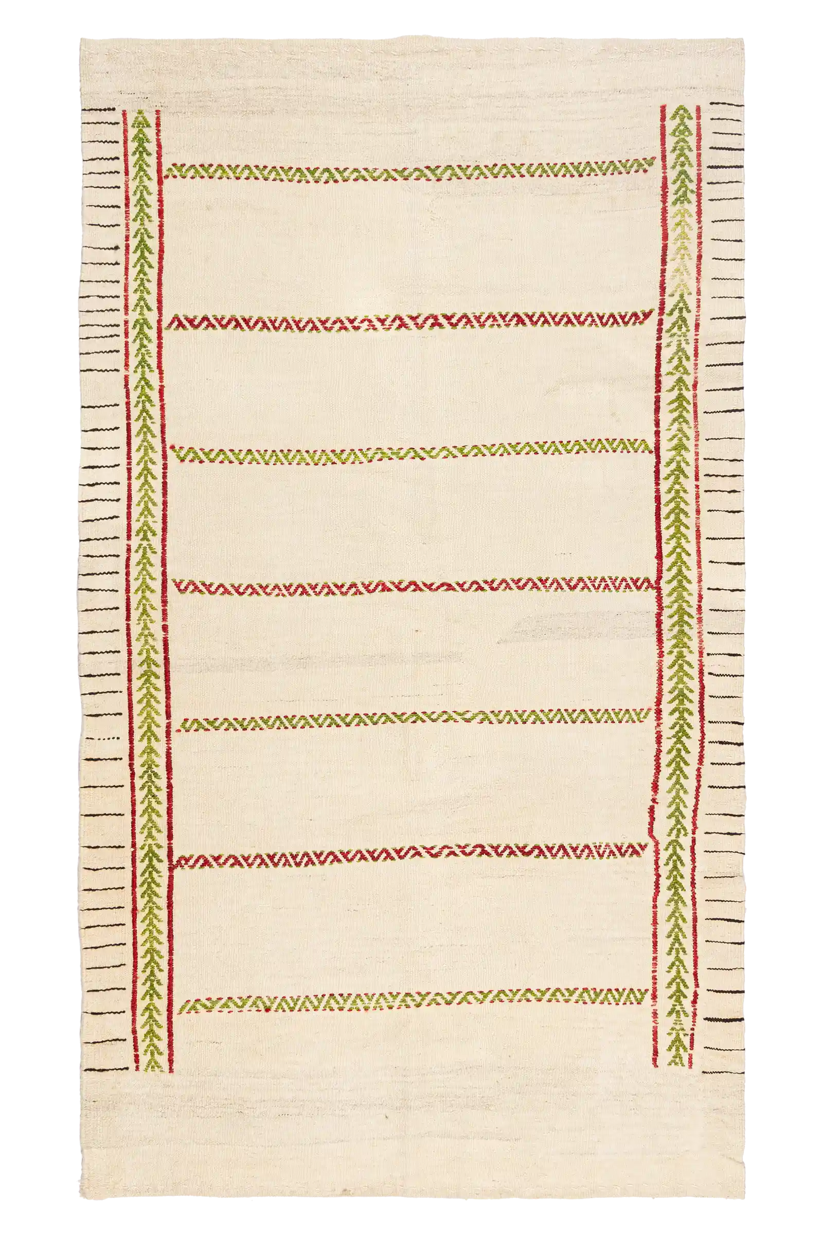 Gesamtansicht des USAK Kilims – rechteckiger Kelim mit cremefarbenem Grund und feinen horizontalen Linien in Rot und Grün sowie seitlicher Einfassung durch bestickte Bordüren