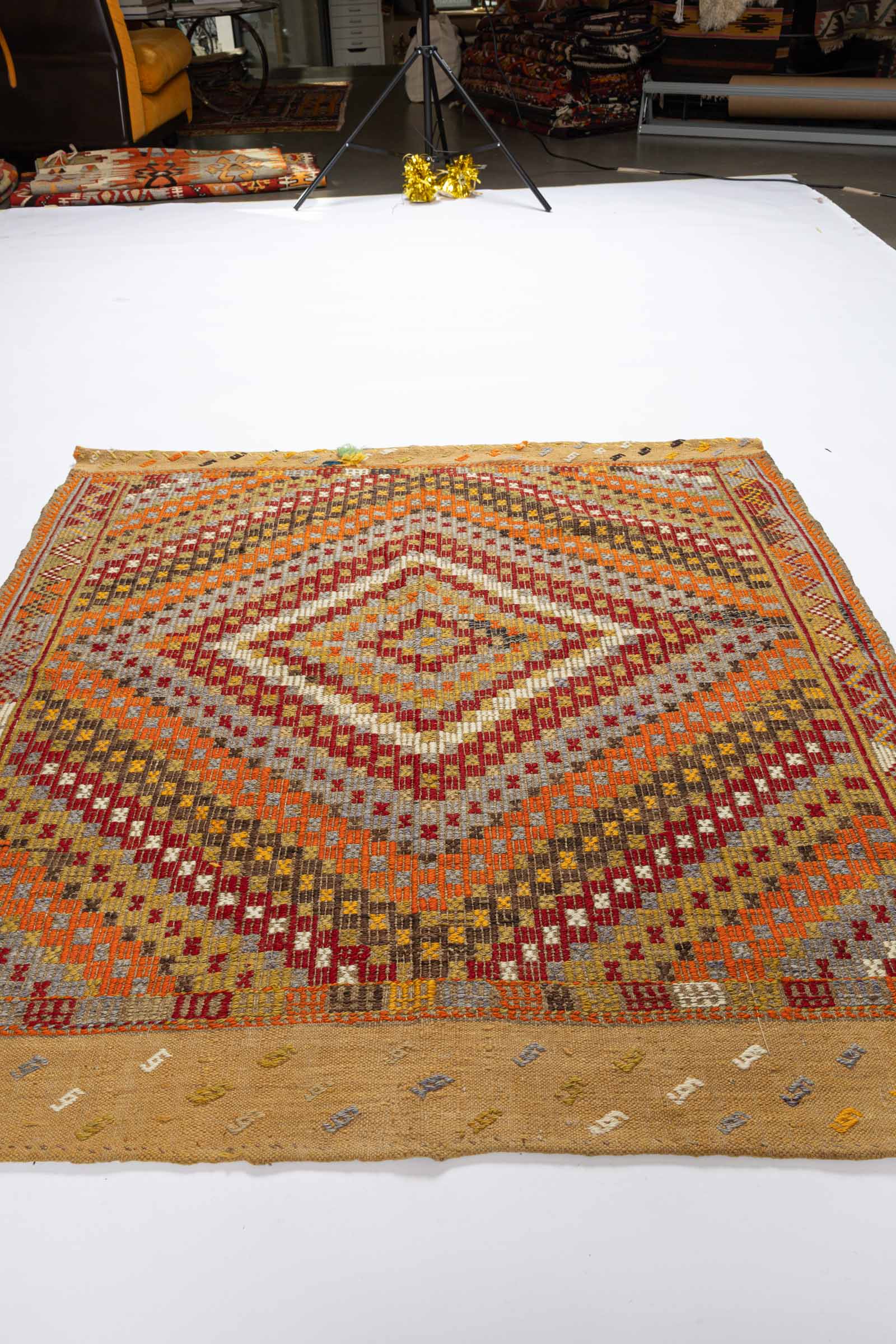 USAK Vintage Cicim Kelim 133x128cm