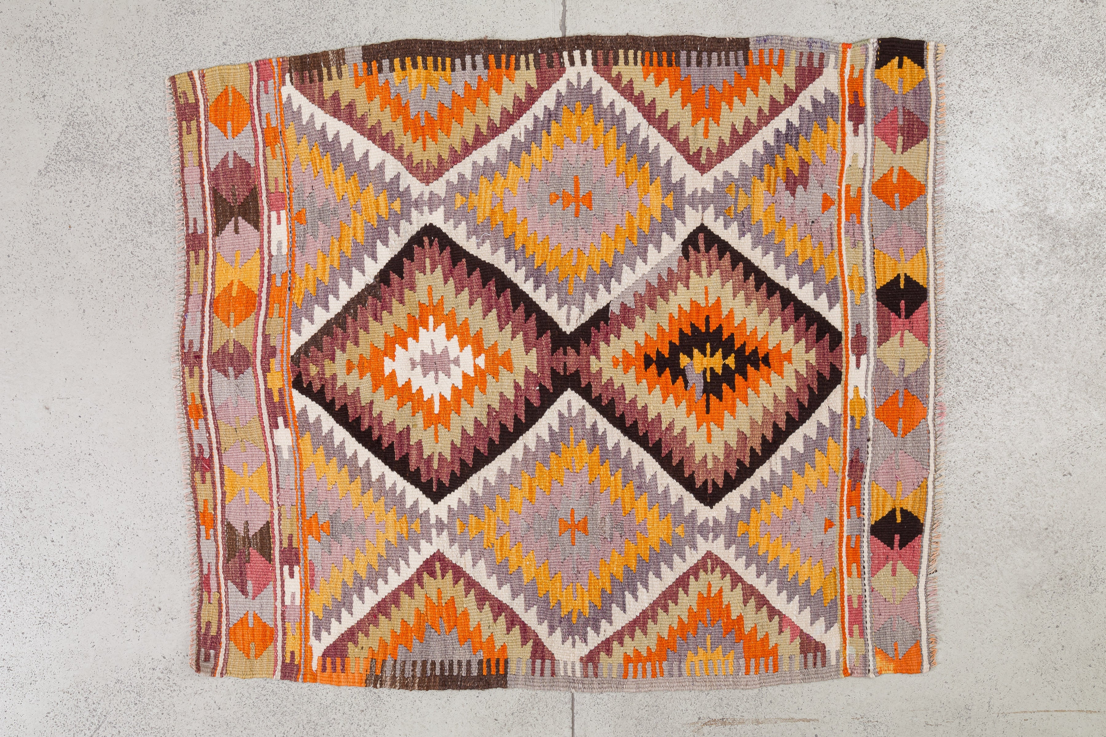 BARAK Vintage Kilim 135x113cm - Wild Heart Free Soul