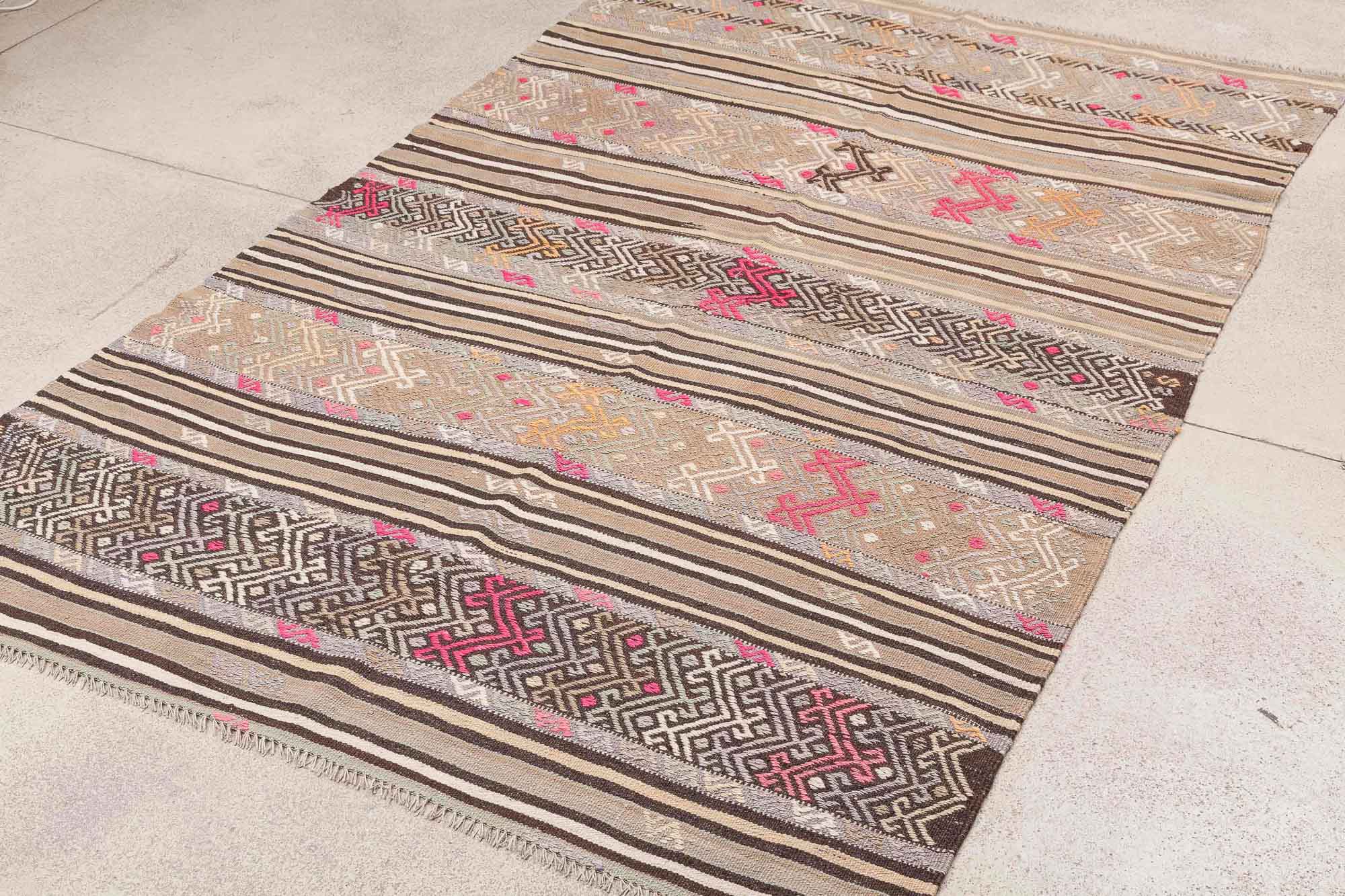 CANAKKALE Vintage Kilim 218x141cm - Wild Heart Free Soul