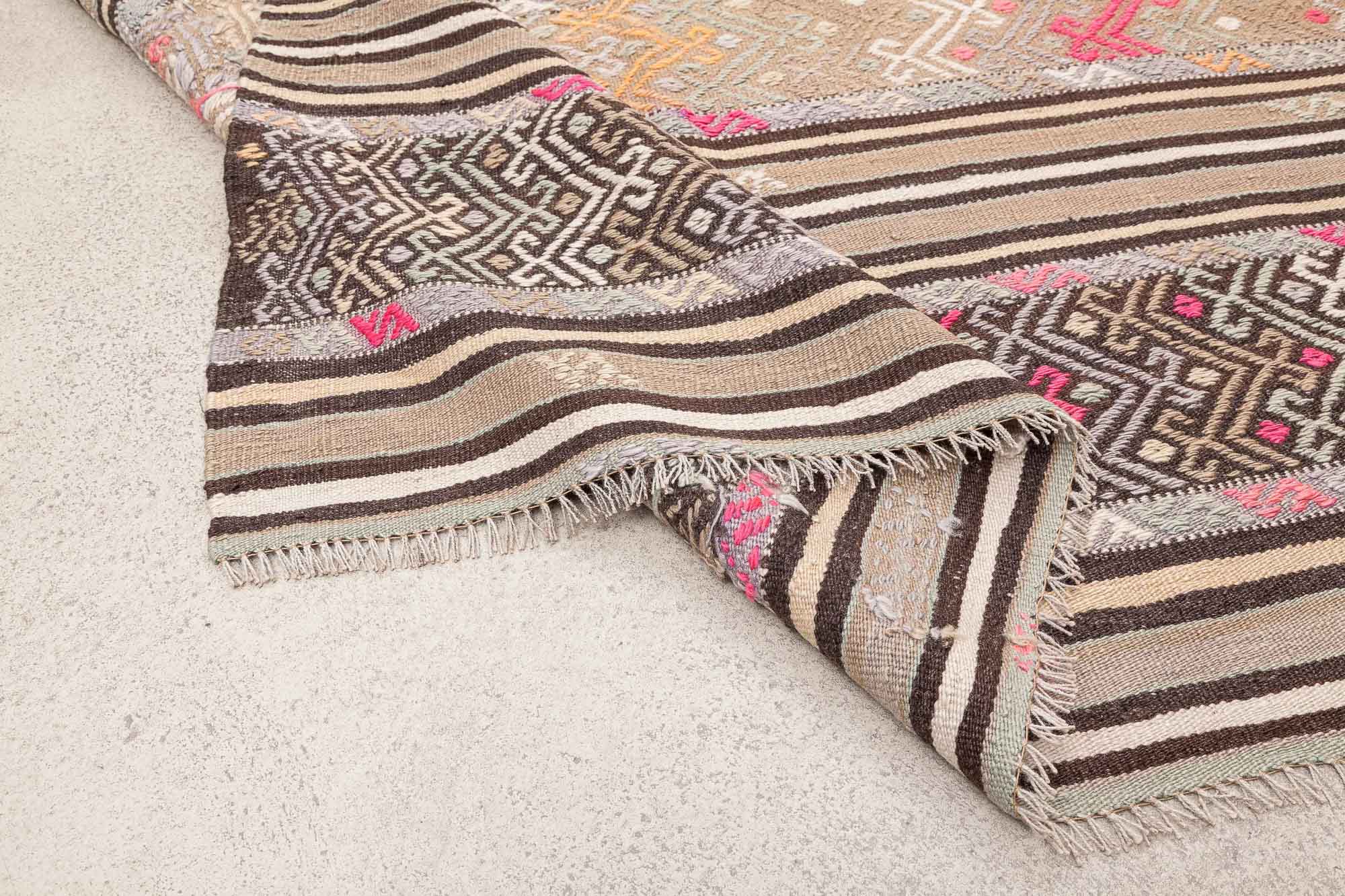 CANAKKALE Vintage Kilim 218x141cm - Wild Heart Free Soul