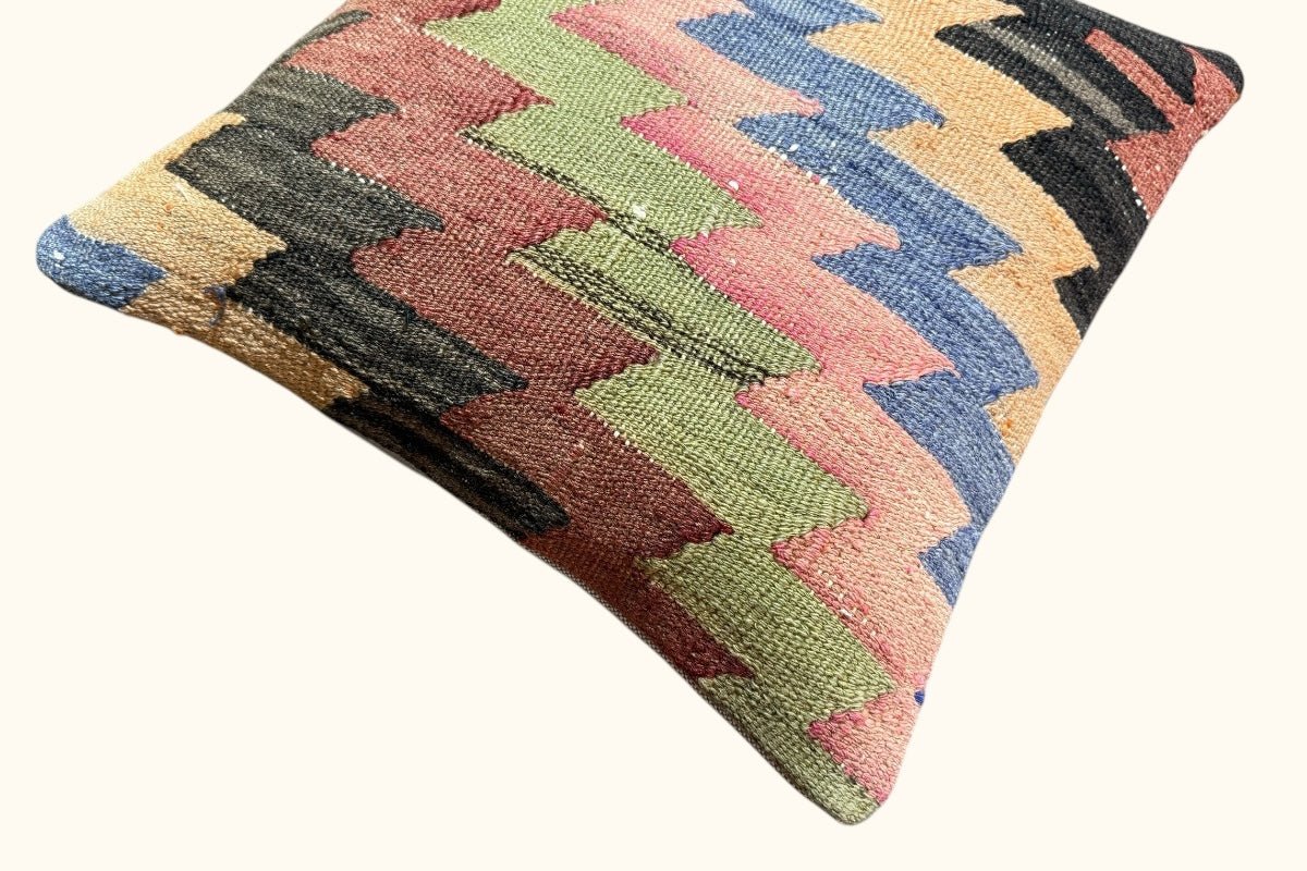 Kelim Kissen Gürsel 40x40cm - Wild Heart Free Soul