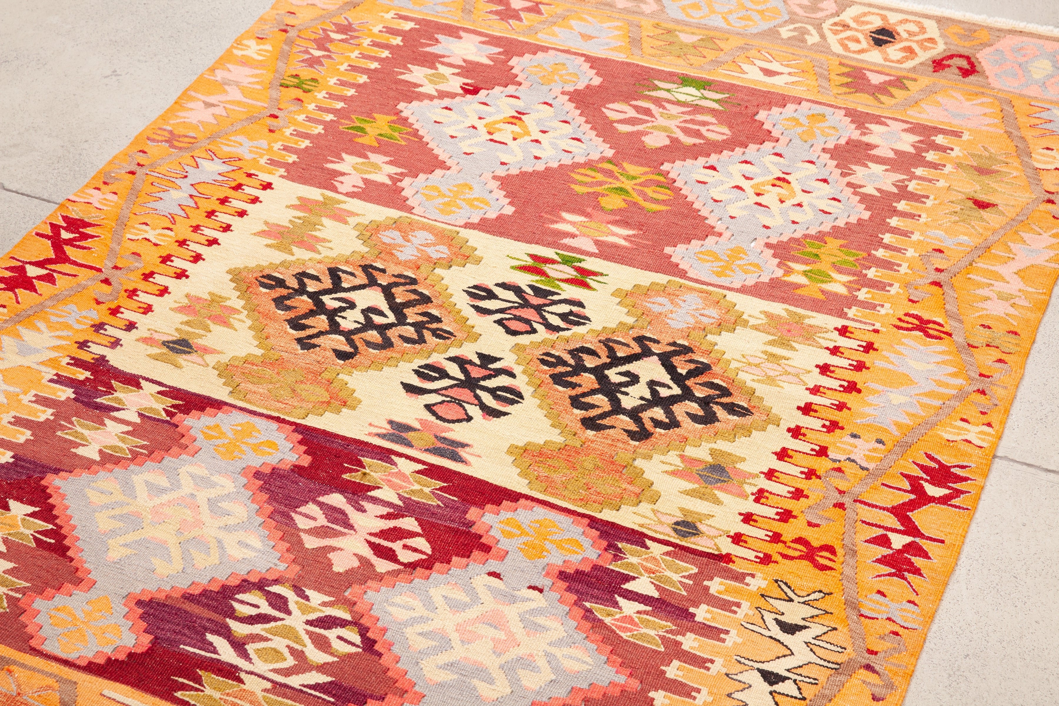 Kilim Peaches 181x120cm - Wild Heart Free Soul