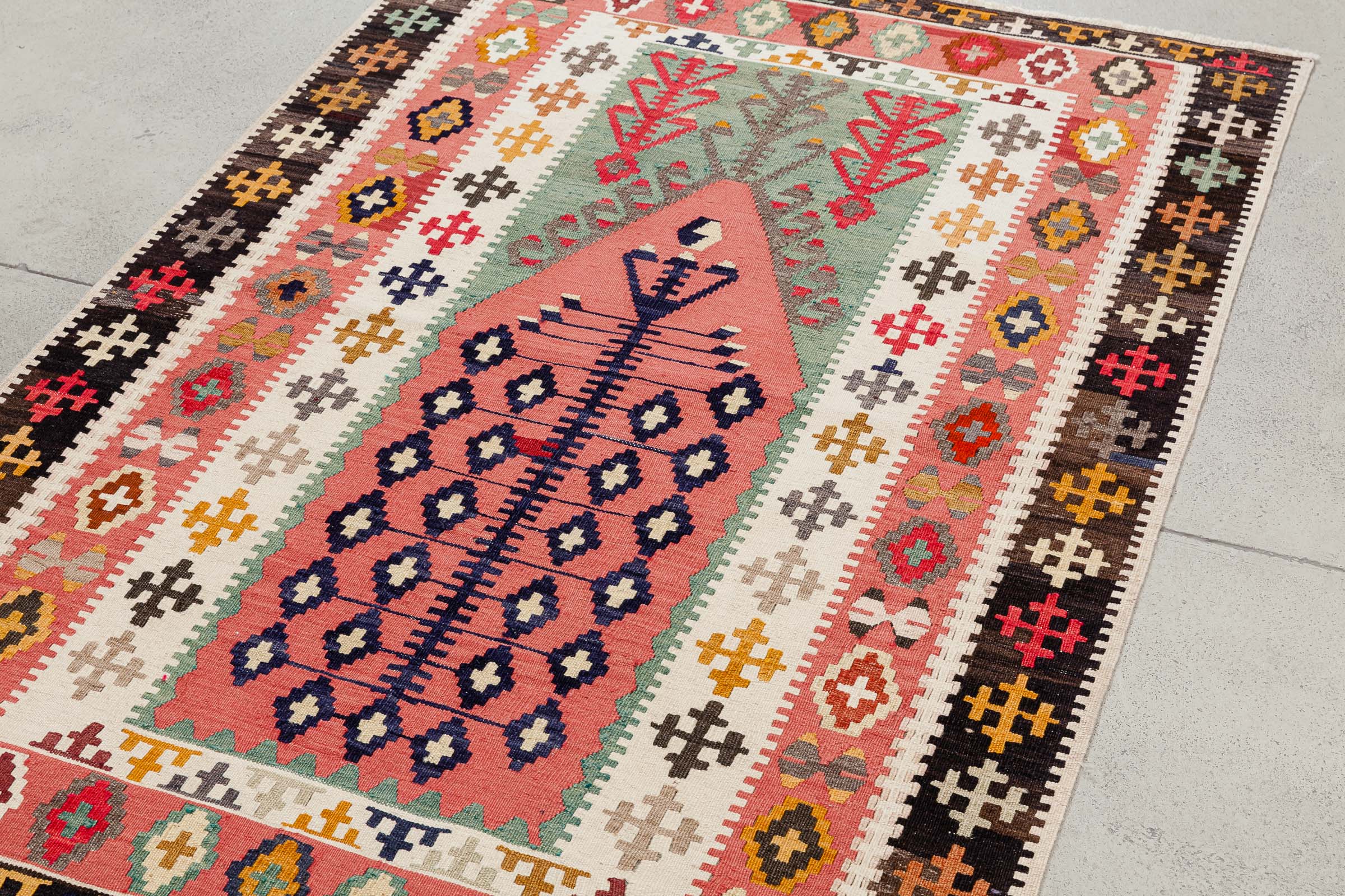 Kilim World Tree 175x121cm - Wild Heart Free Soul