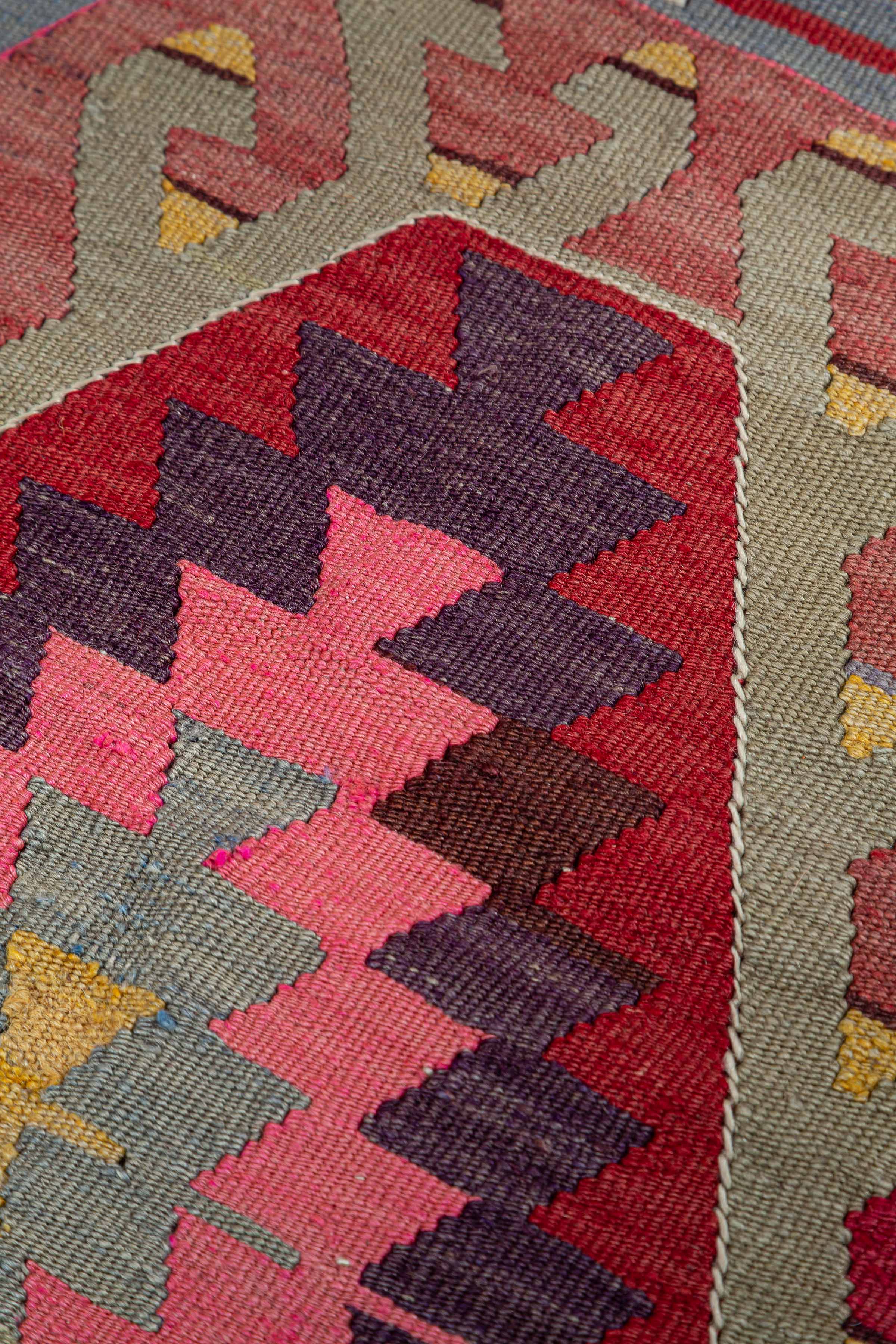 KOPRUBASI Vintage Kelim Teppich 262cm x 180cm - Wild Heart Free Soul