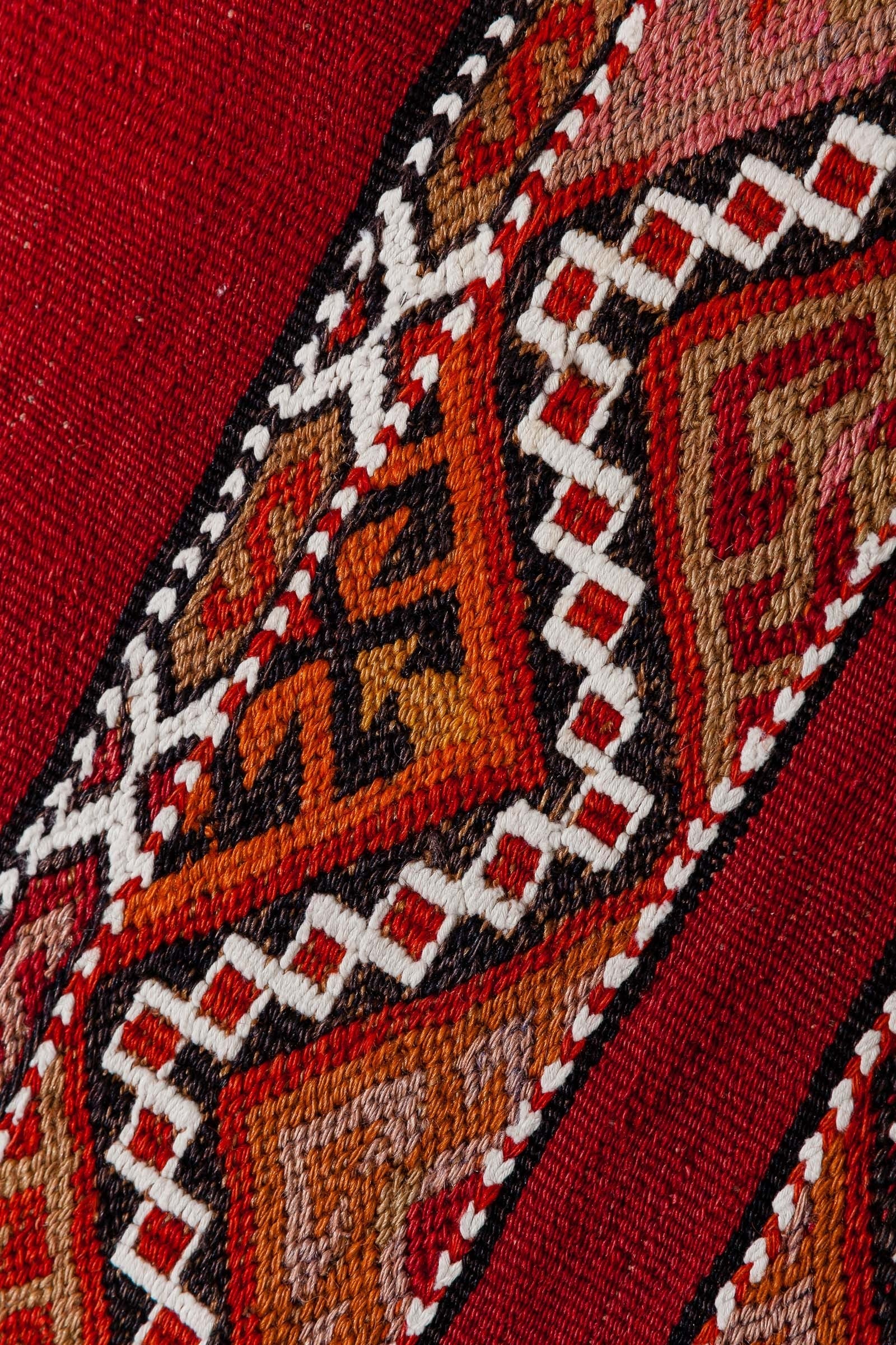 MARAS Vintage Kilim 104x109cm - Wild Heart Free Soul