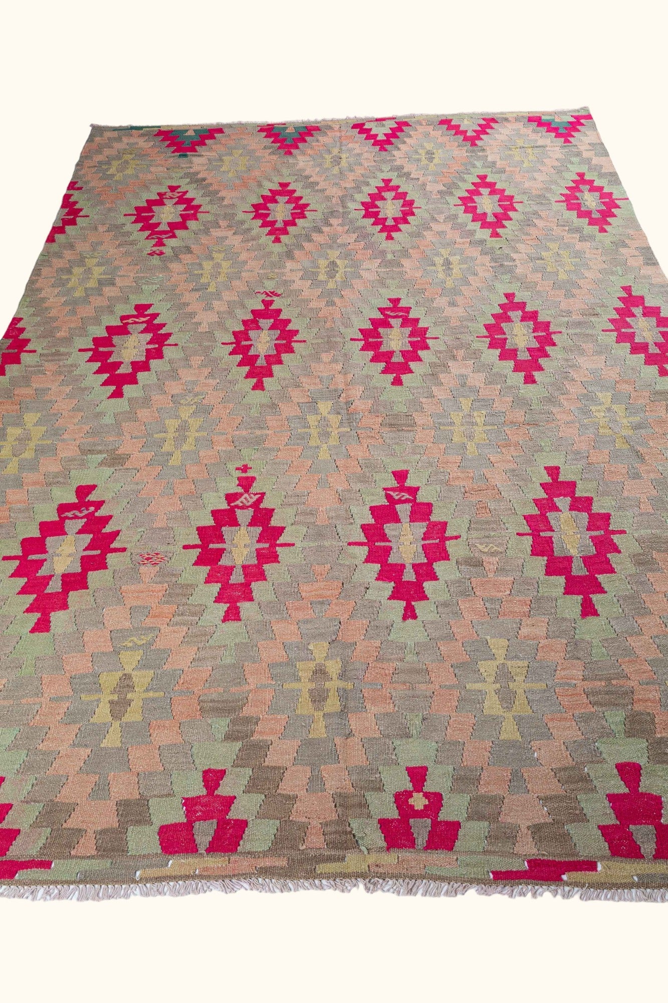 SEYITGAZI Vintage Kelim Teppich 324cm x 198cm - Wild Heart Free Soul