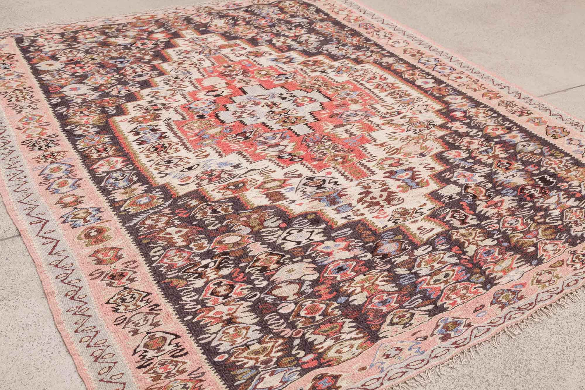 SINE Vintage Kilim 147x120cm - Wild Heart Free Soul