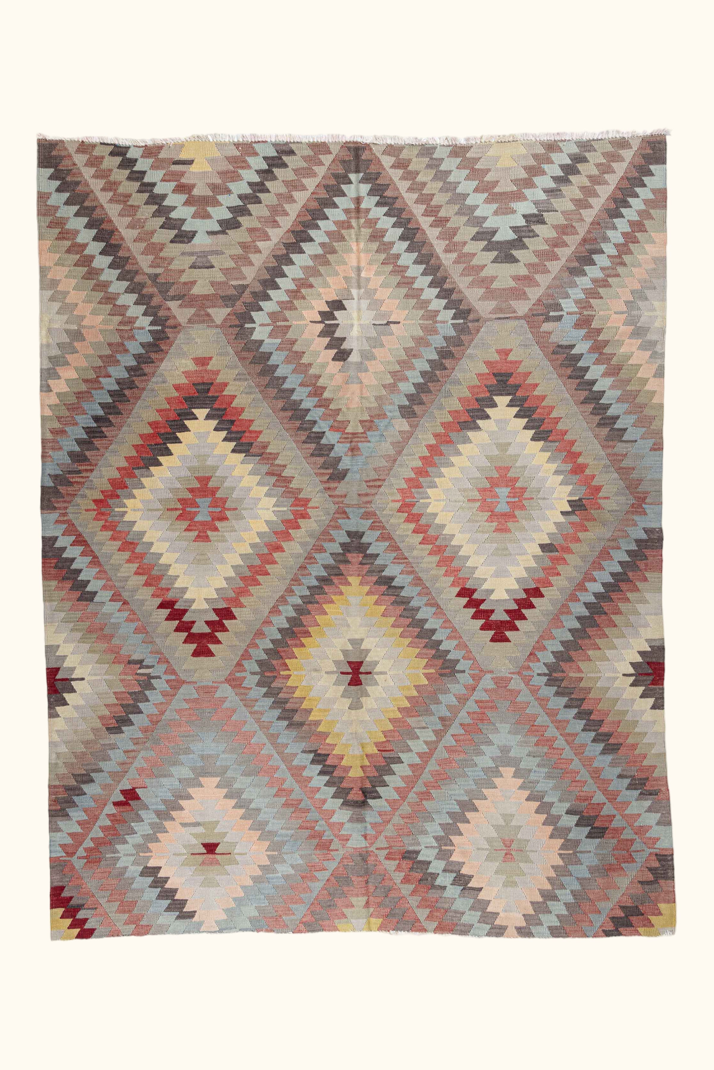 USAK Vintage Kelim Teppich 245x191cm - Wild Heart Free Soul