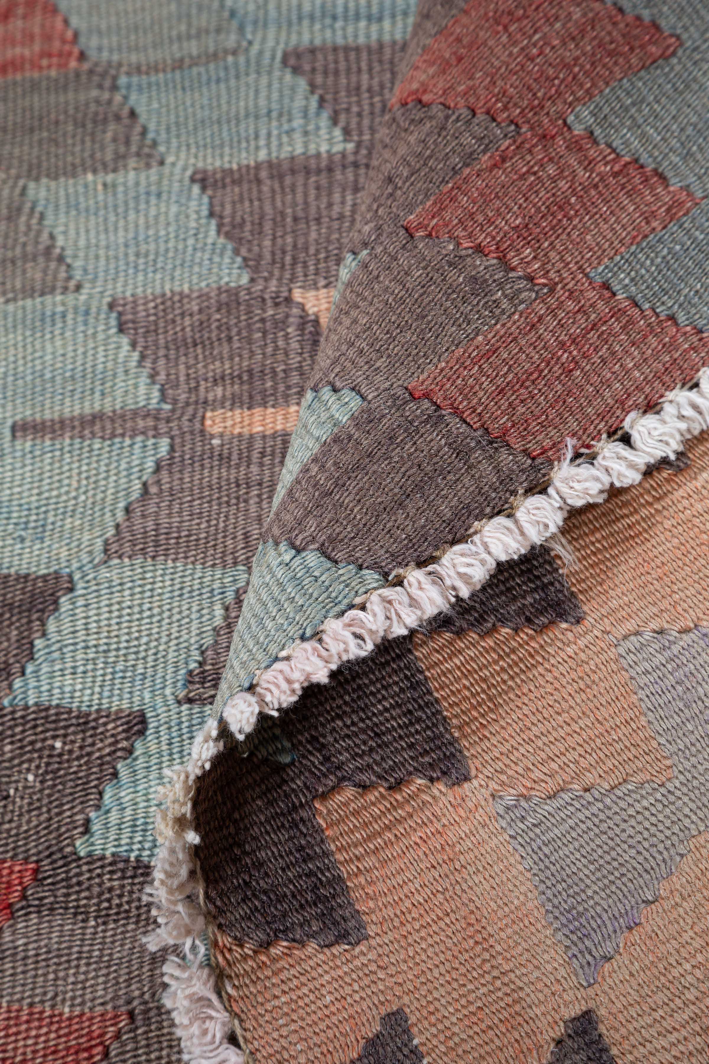 USAK Vintage Kelim Teppich 245x191cm - Wild Heart Free Soul