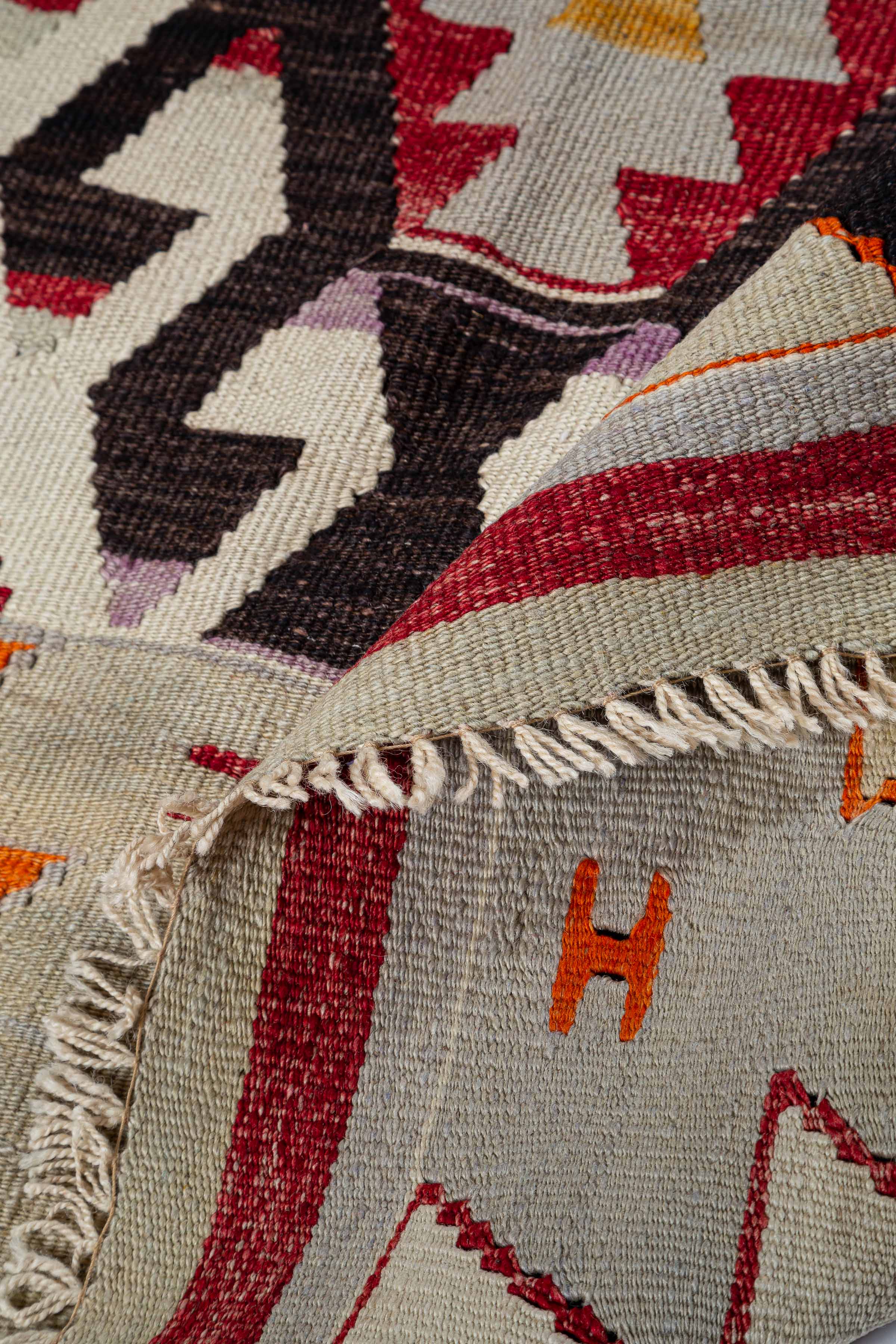 USAK Vintage Kelim Teppich 312cm x 210cm - Wild Heart Free Soul