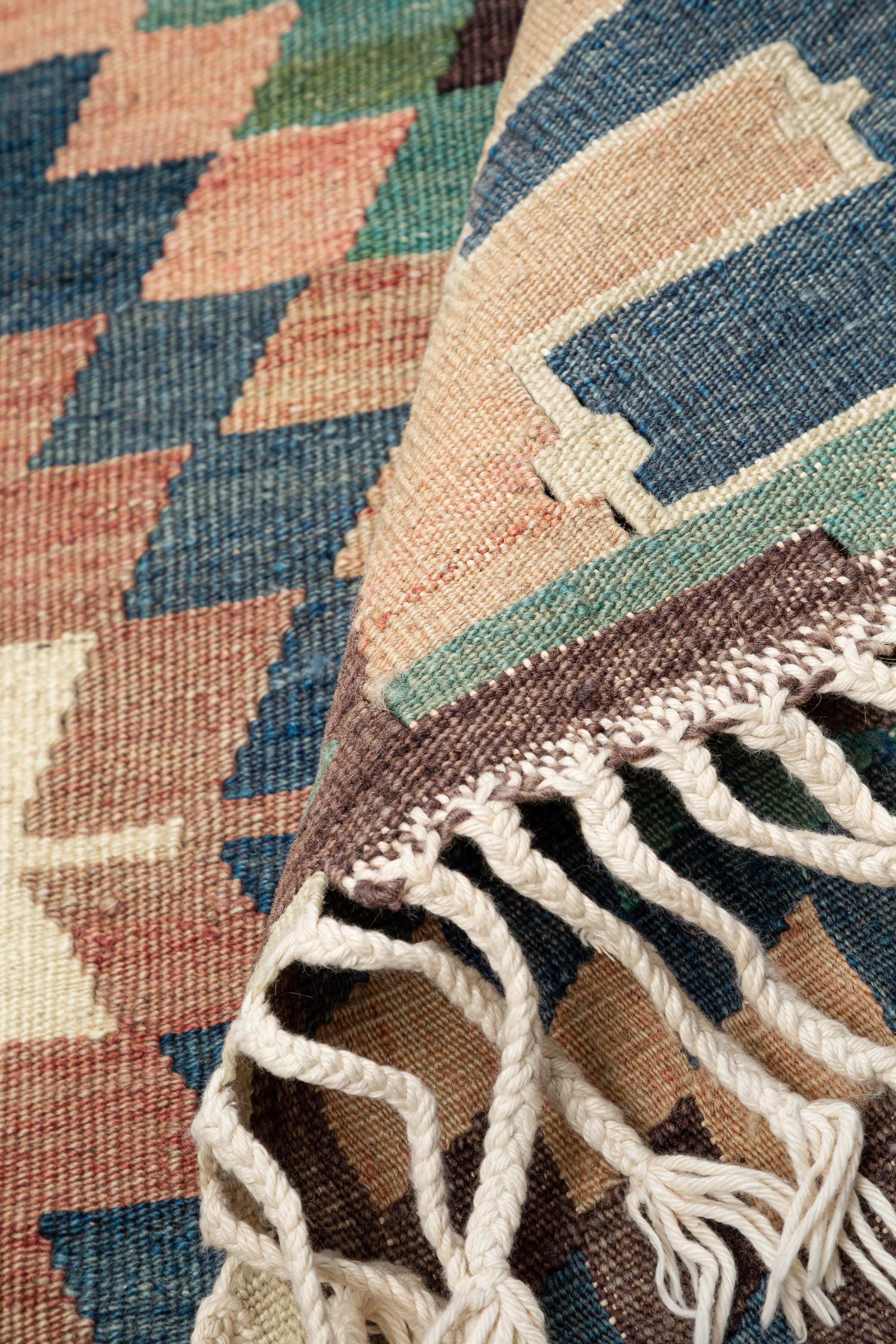 USAK Vintage Kelim Teppich 336cm x 180cm - Wild Heart Free Soul