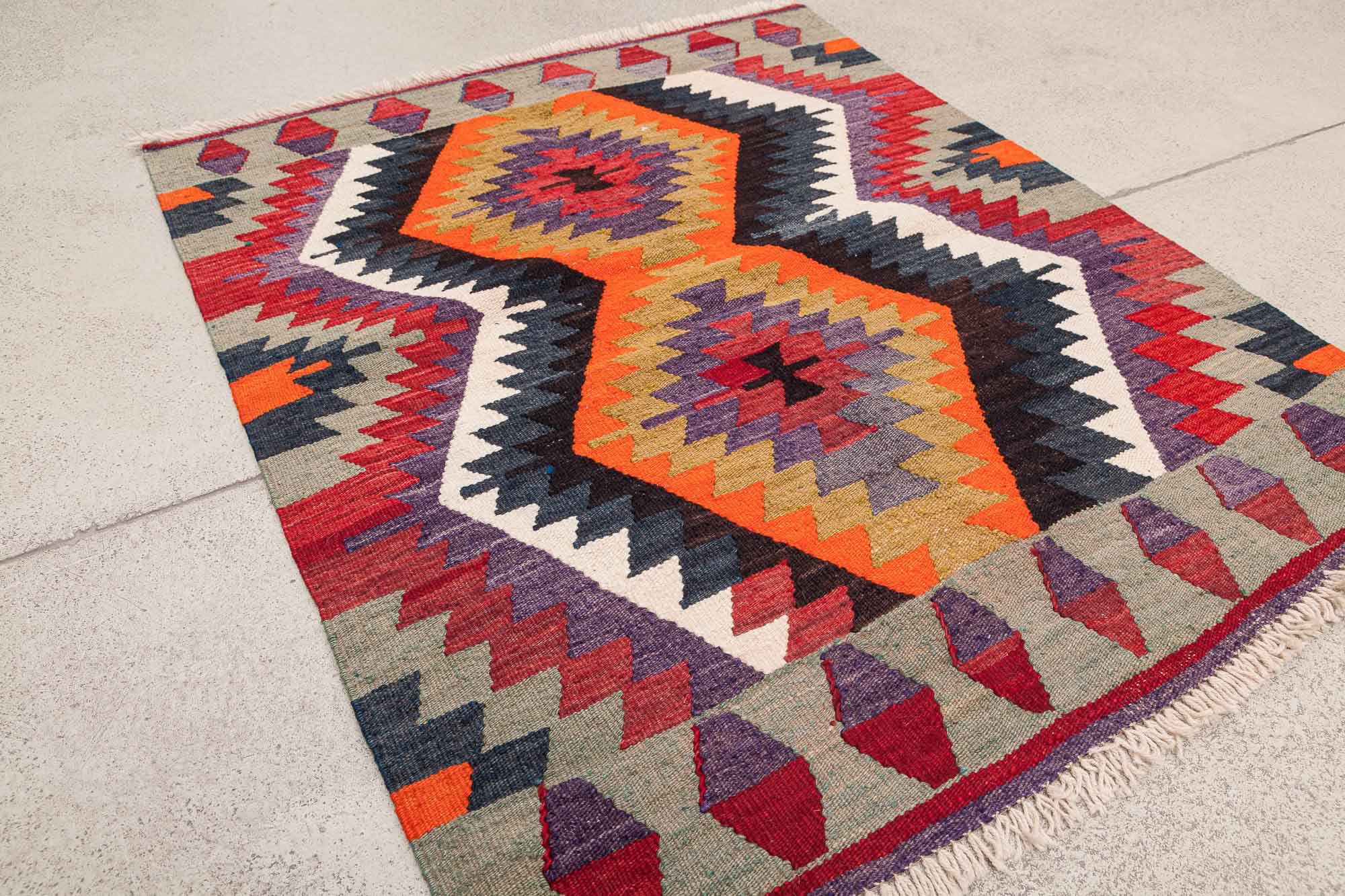 USAK Vintage Kilim 106x84cm - Wild Heart Free Soul