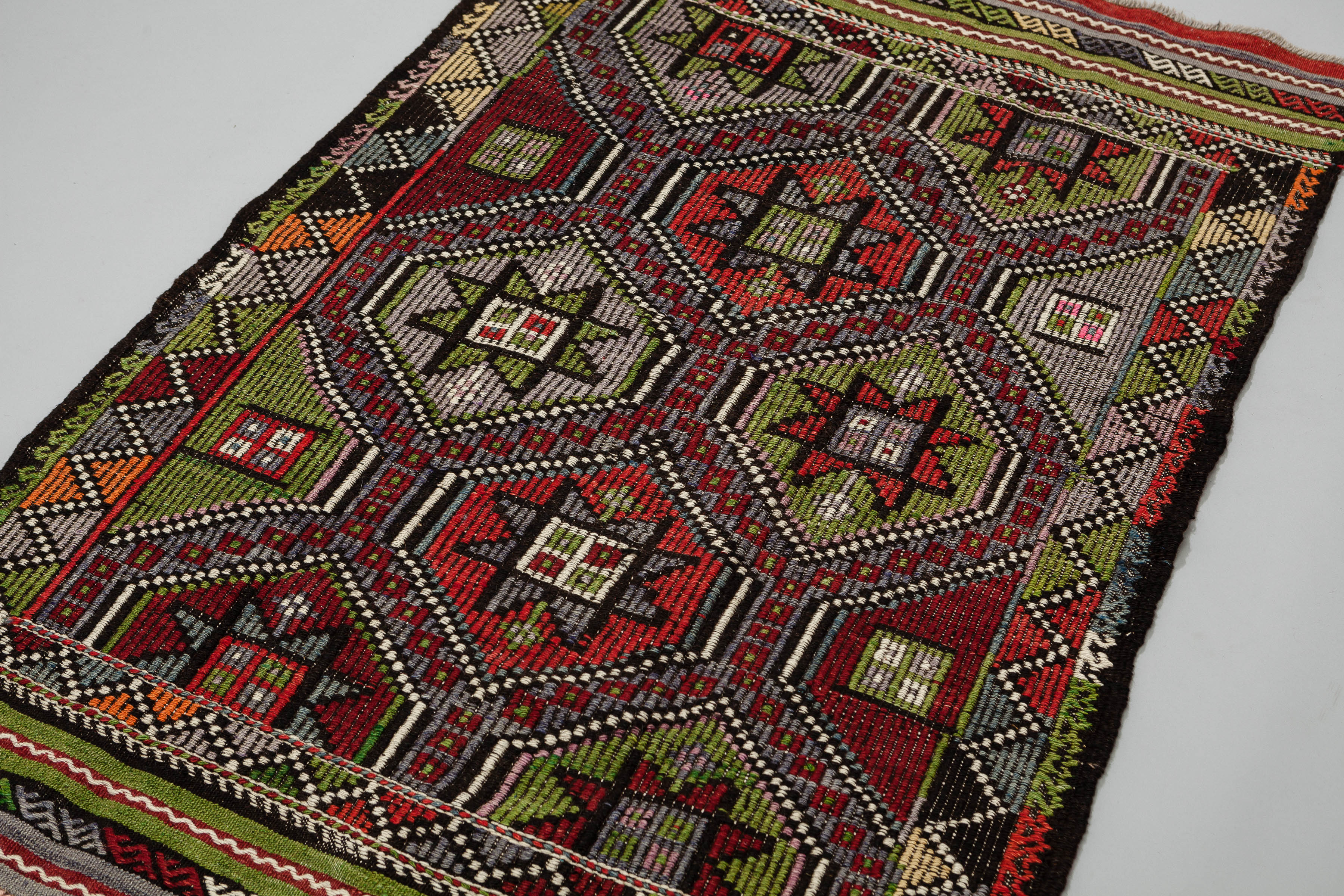 USAK Vintage Kilim 145x102cm - Wild Heart Free Soul