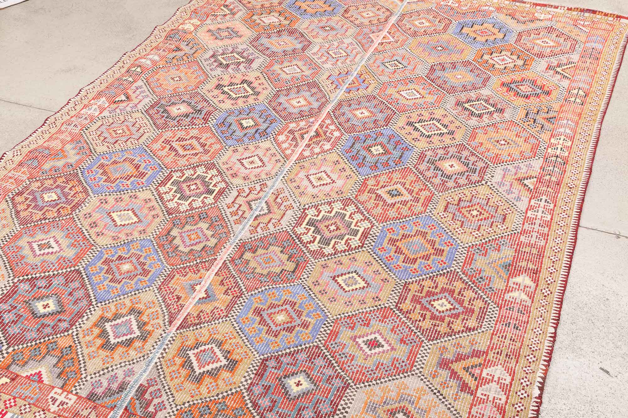 USAK Vintage Kilim 258x170cm - Wild Heart Free Soul