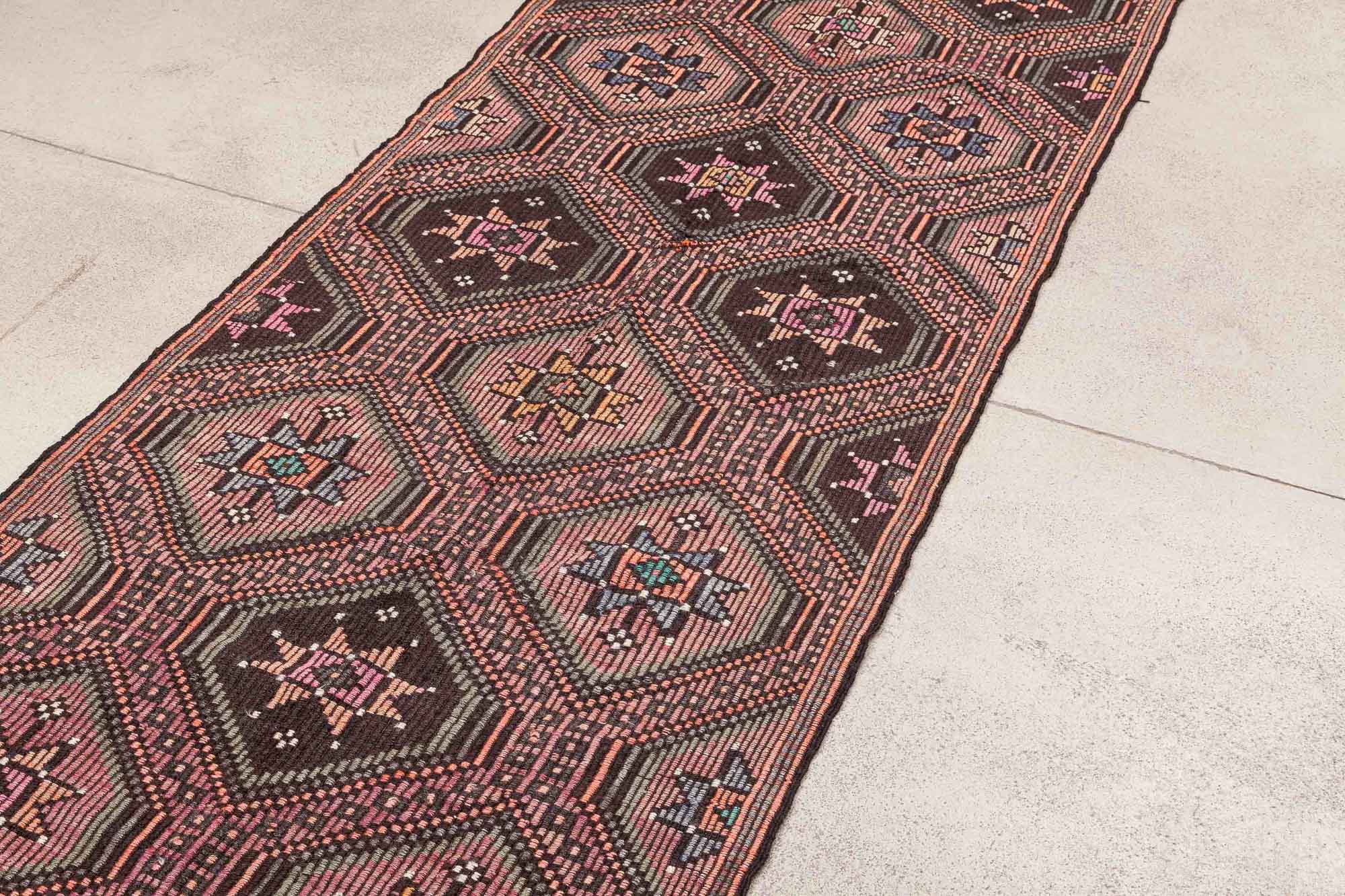 USAK Vintage Kilim 316x106 cm - Wild Heart Free Soul
