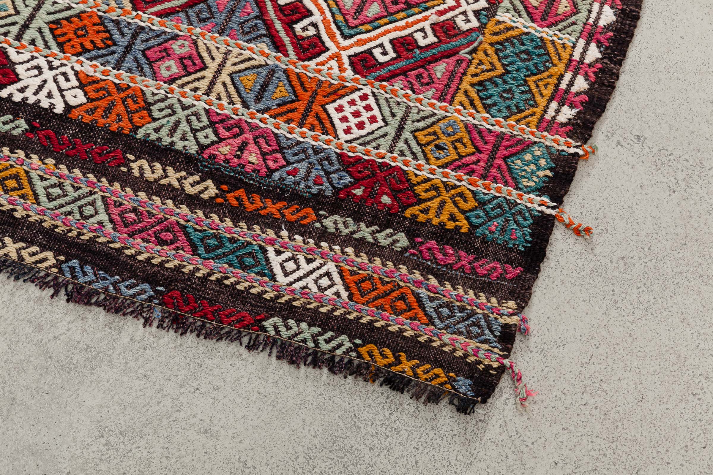 Vintage Cicim Kilim Usak 162x128cm - Wild Heart Free Soul