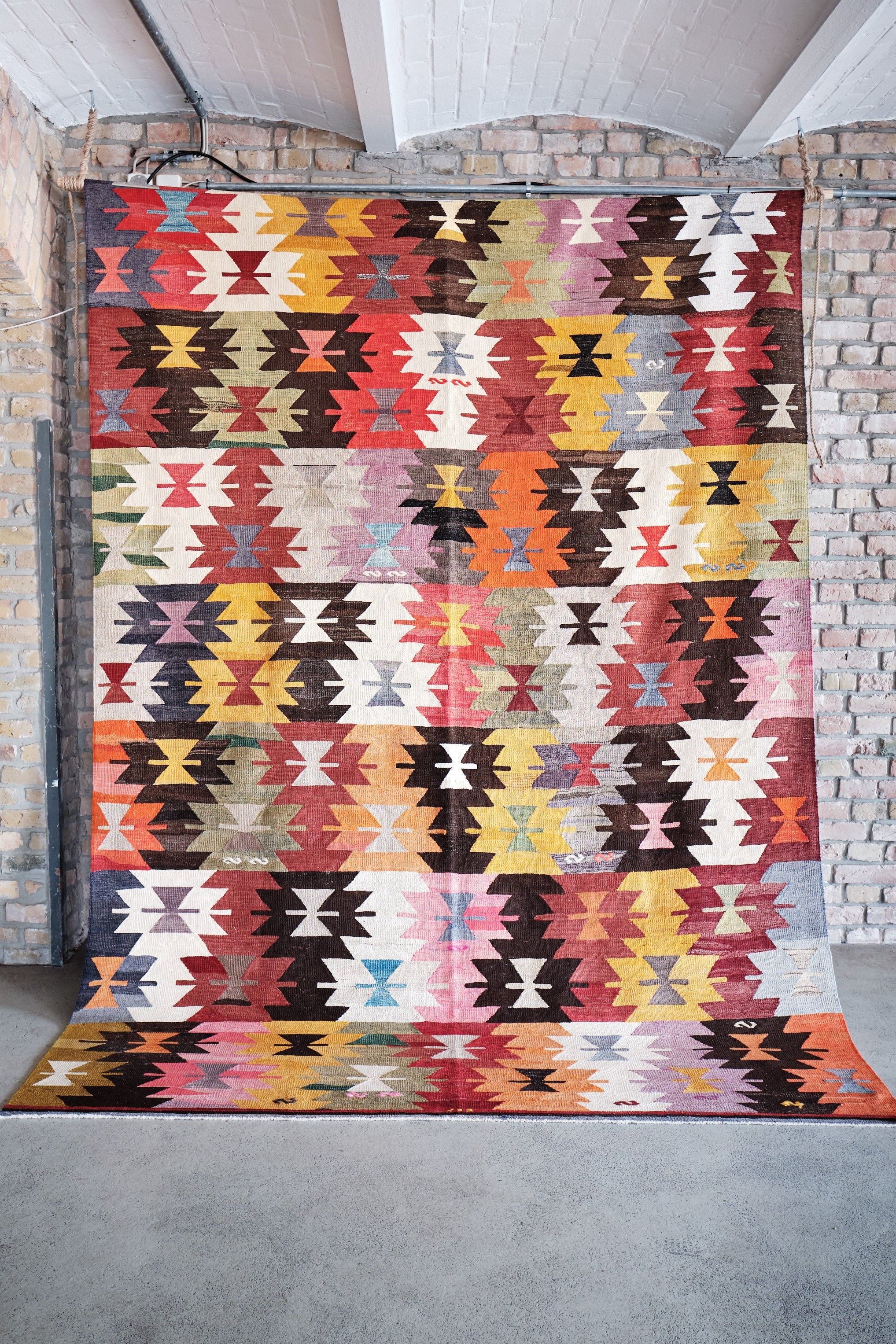 Vintage Kilim 310x222cm - Wild Heart Free Soul