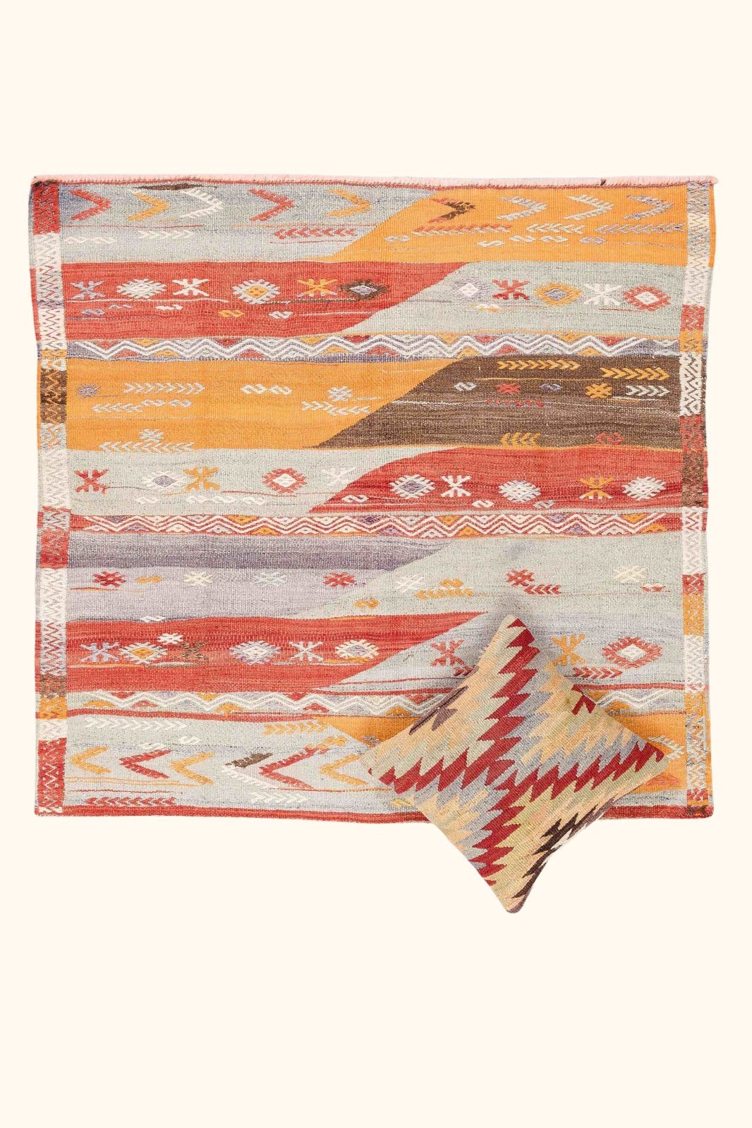 Vintage Kilim Cal 122x117cm - Wild Heart Free Soul