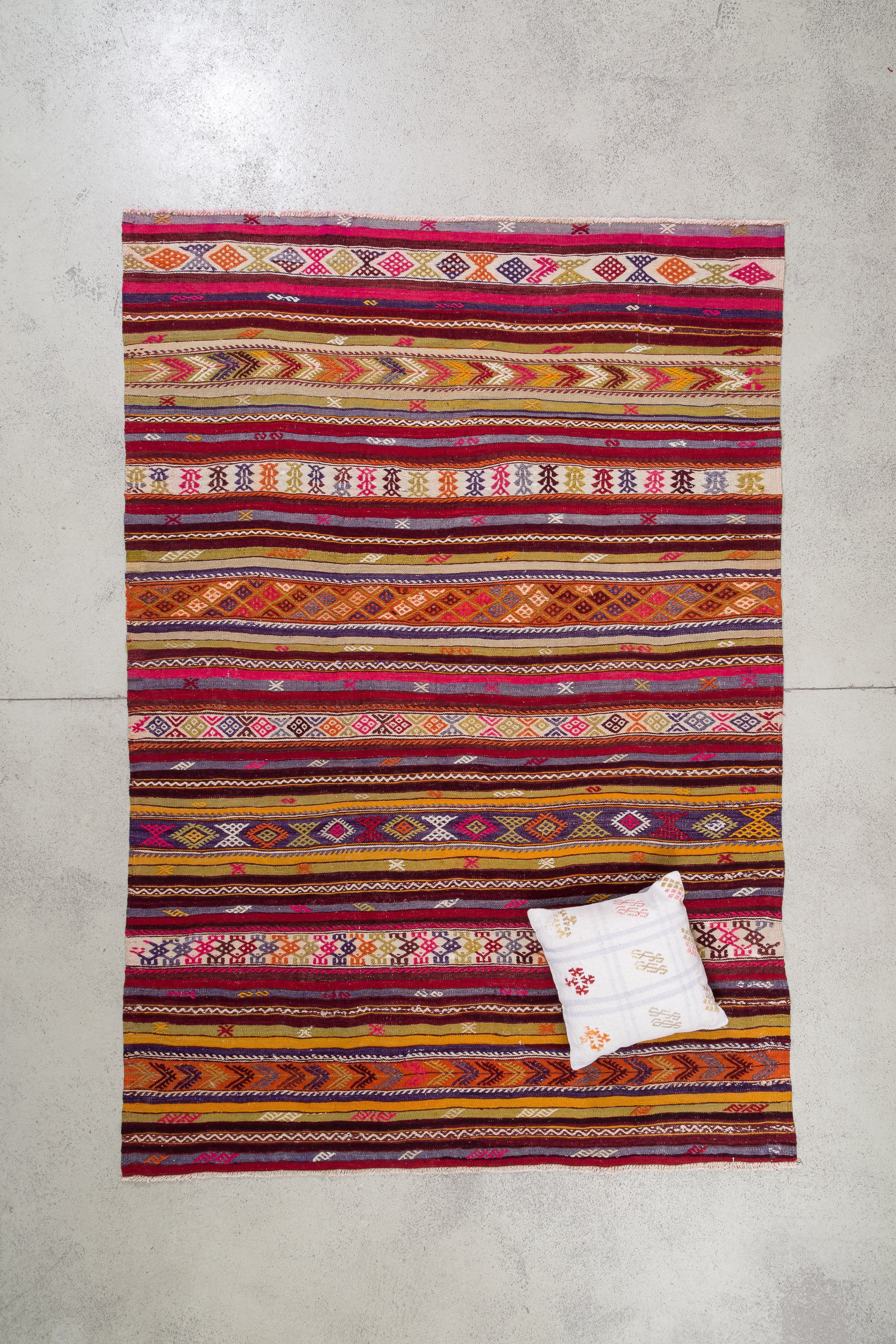 Vintage Kilim Cal 233 x 165 cm - Wild Heart Free Soul