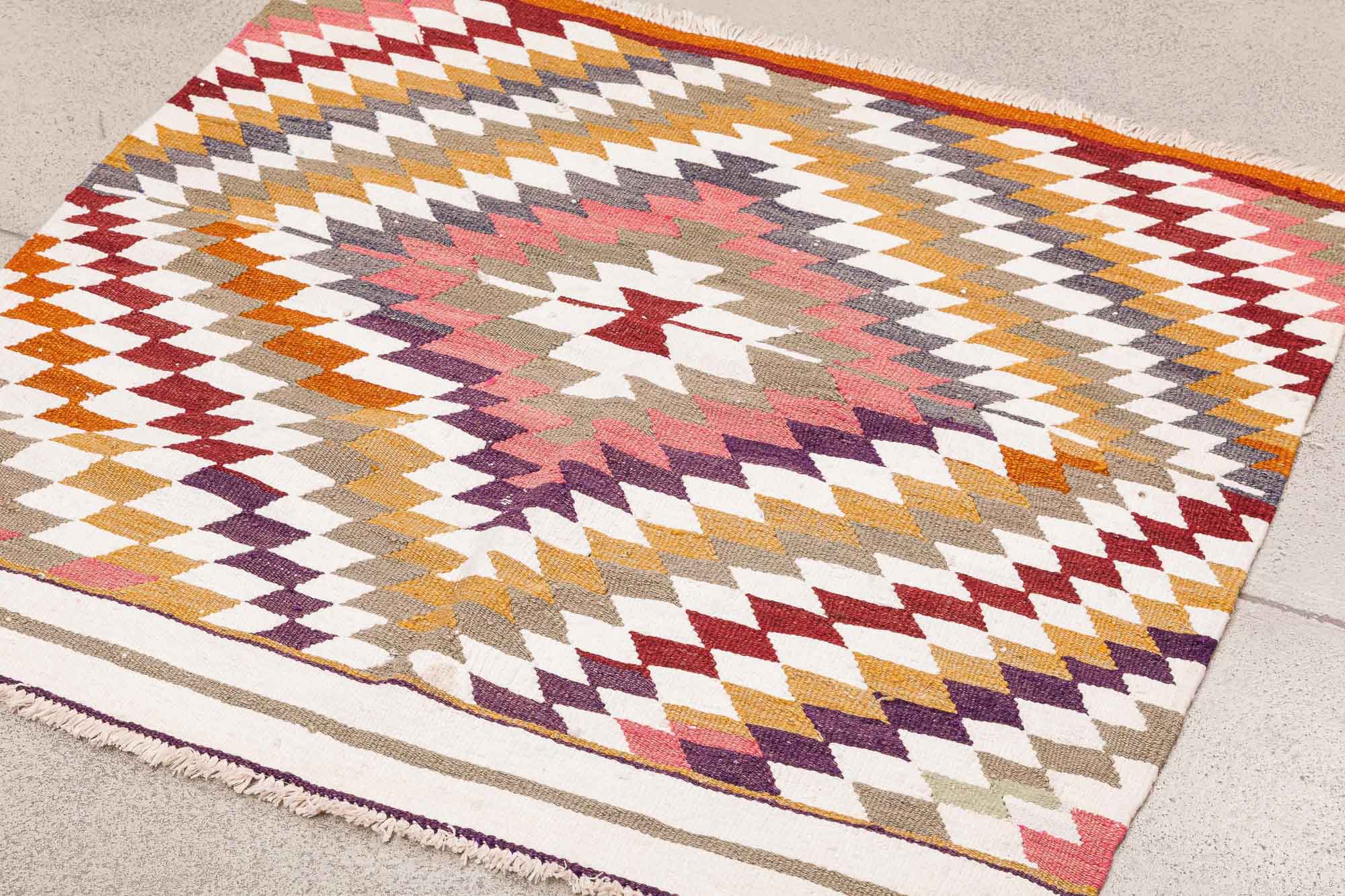 Vintage Kilim, Denizli 104x110cm - Wild Heart Free Soul