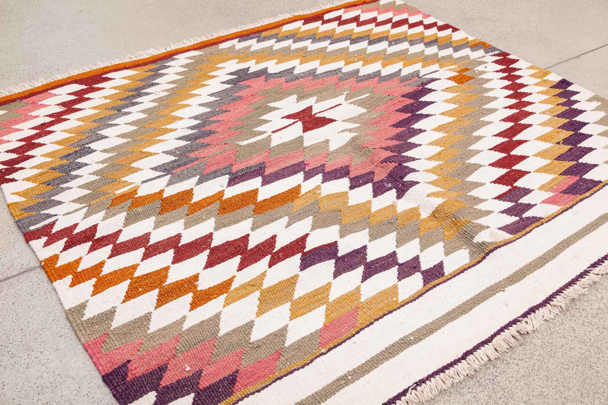 Vintage Kilim, Denizli 104x110cm - Wild Heart Free Soul