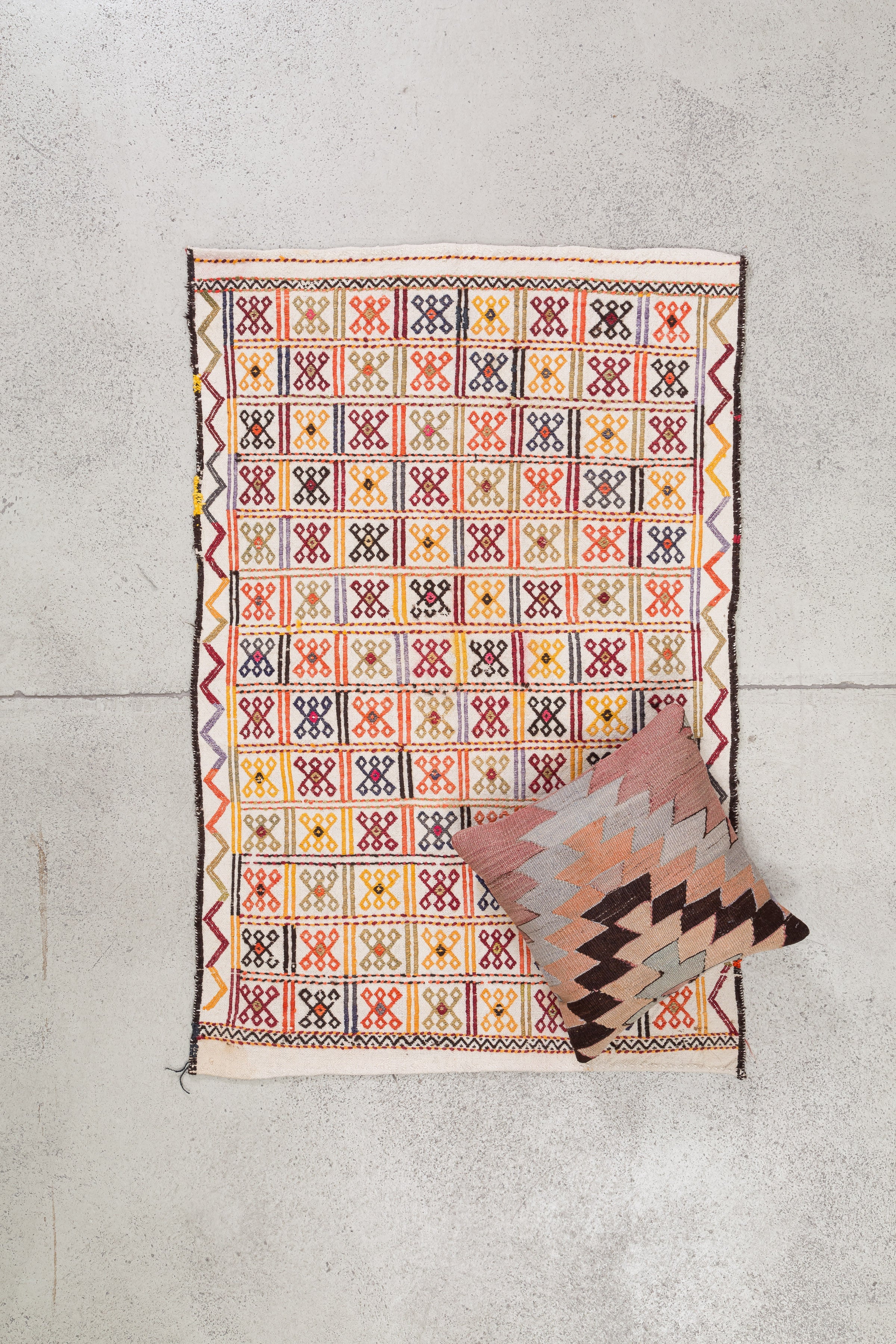 Vintage Kilim Denizli 129 x 89 cm - Wild Heart Free Soul