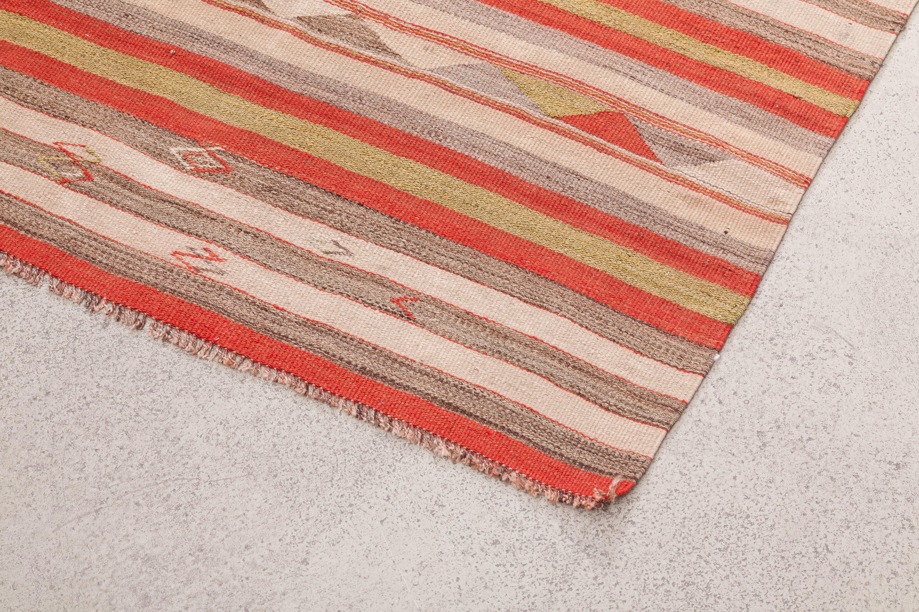 Vintage Kilim Denizli 131x103cm - Wild Heart Free Soul