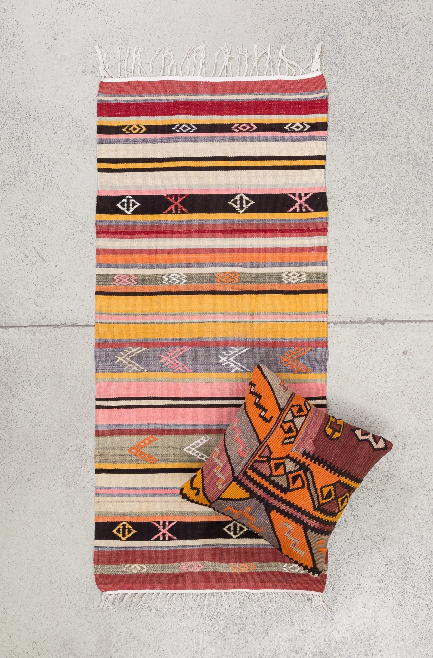 Vintage Kilim Denizli 131x58cm - Wild Heart Free Soul