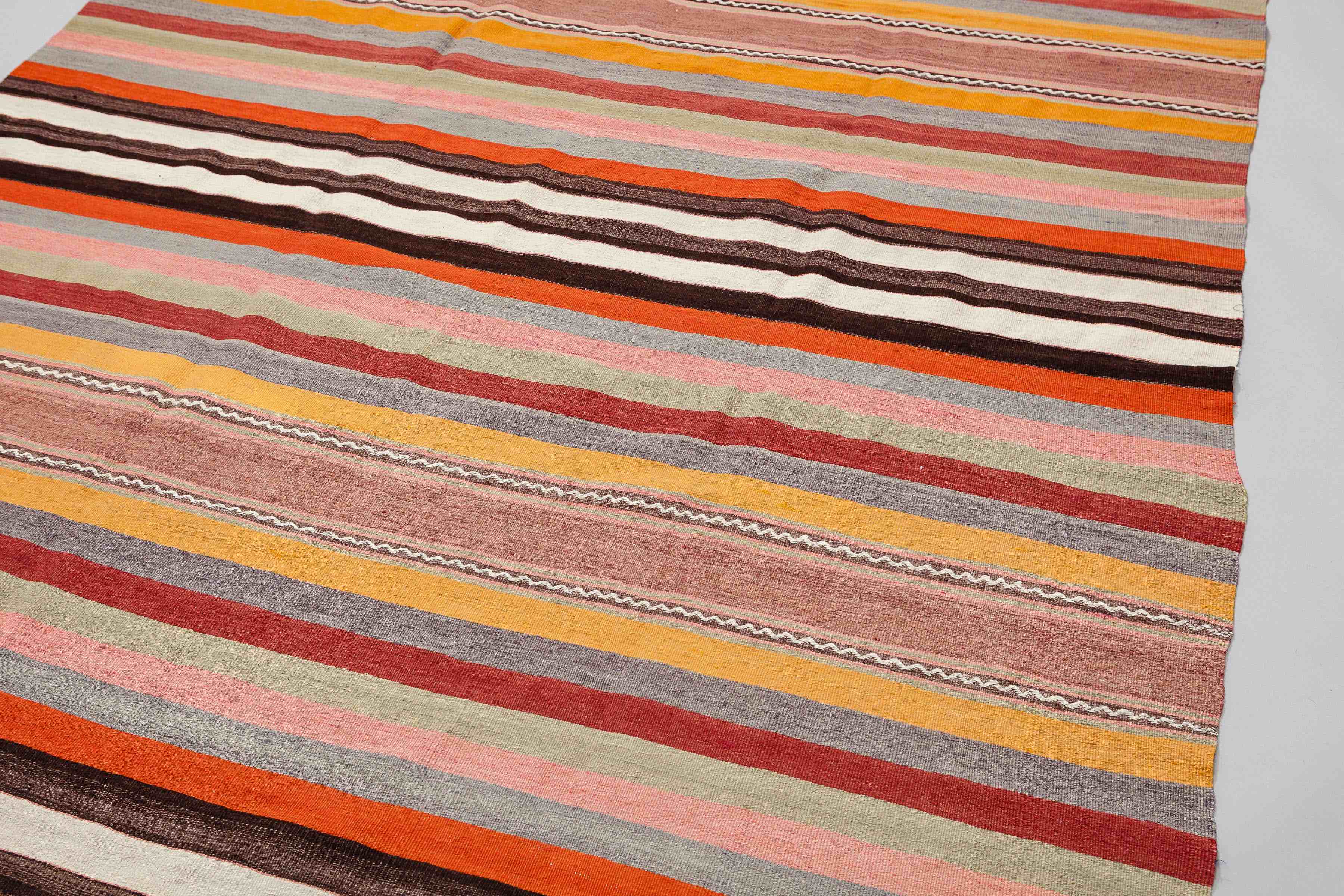 Vintage Kilim Denizli 353x198cm - Wild Heart Free Soul