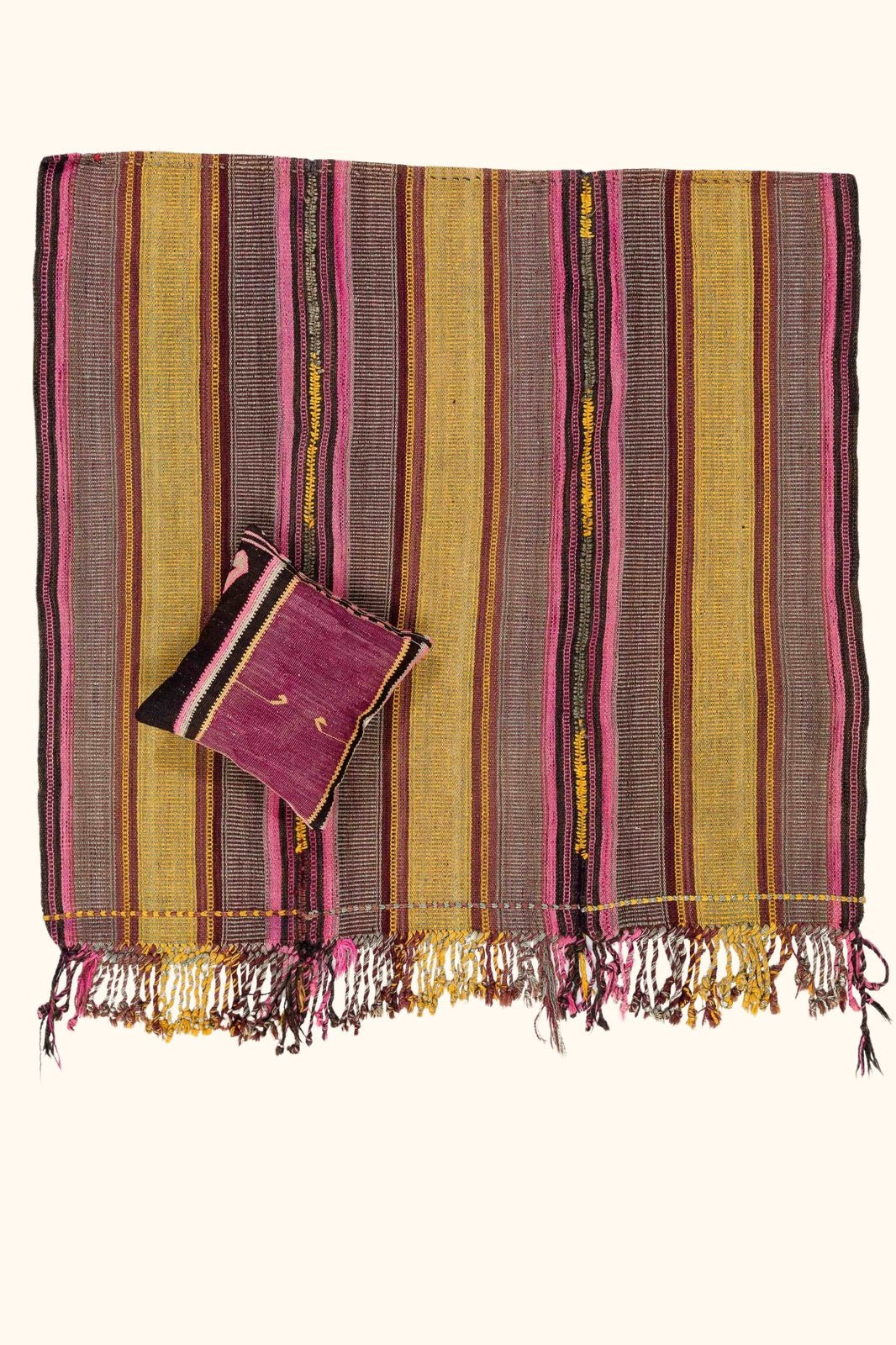 Vintage Kilim Hakkari 146x141cm - Wild Heart Free Soul