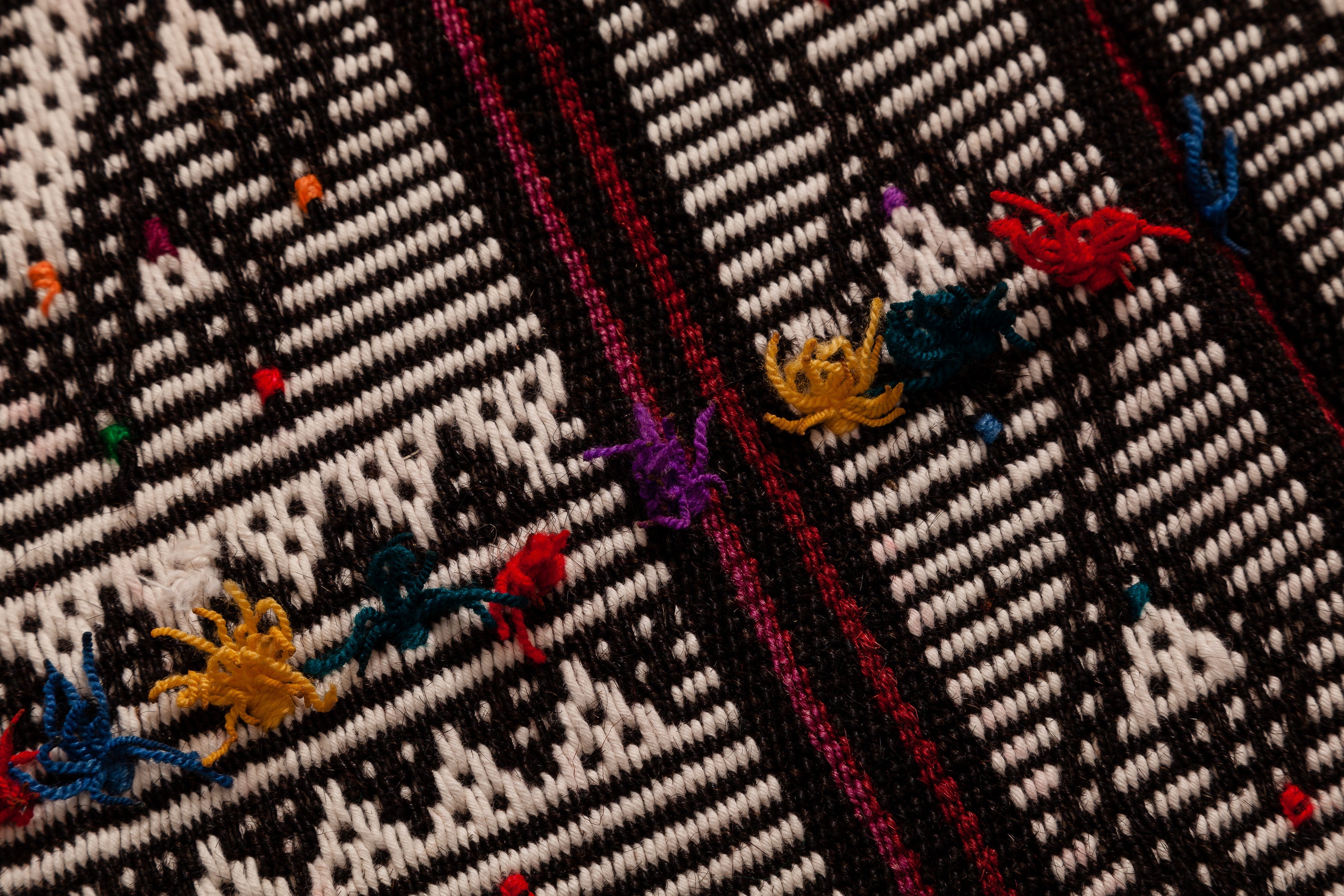 Vintage Kilim Hakkari 240 x 160 cm - Wild Heart Free Soul