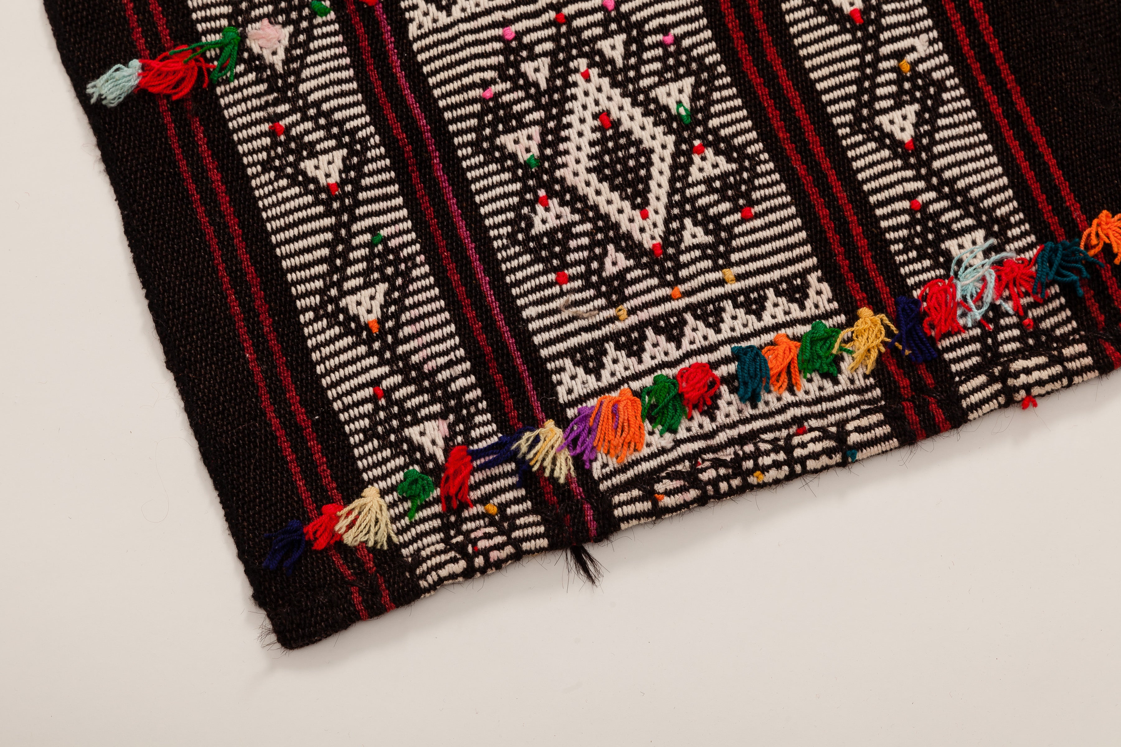 Vintage Kilim Hakkari 240 x 160 cm - Wild Heart Free Soul