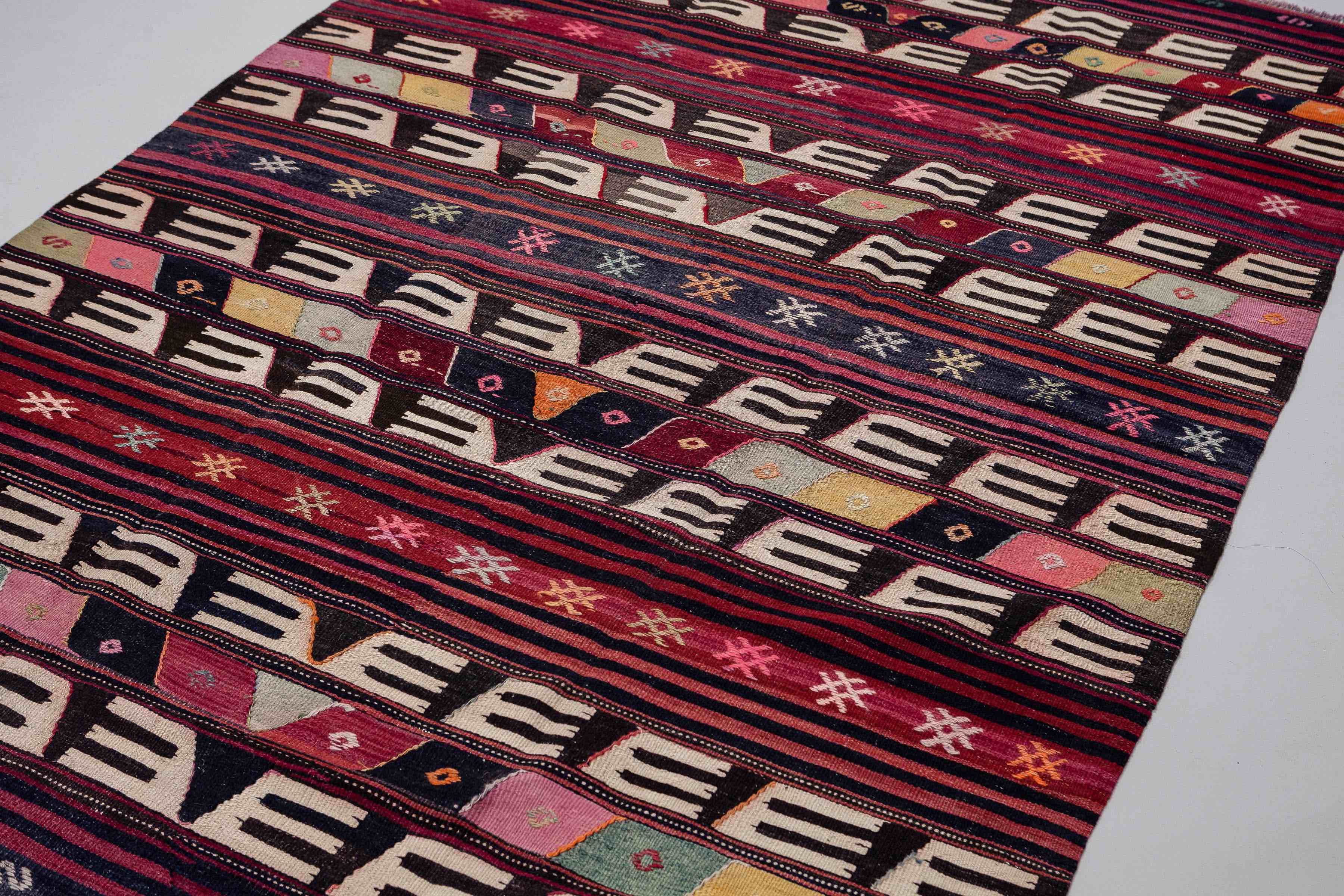 Vintage Kilim Kütahya 230x156cm - Wild Heart Free Soul