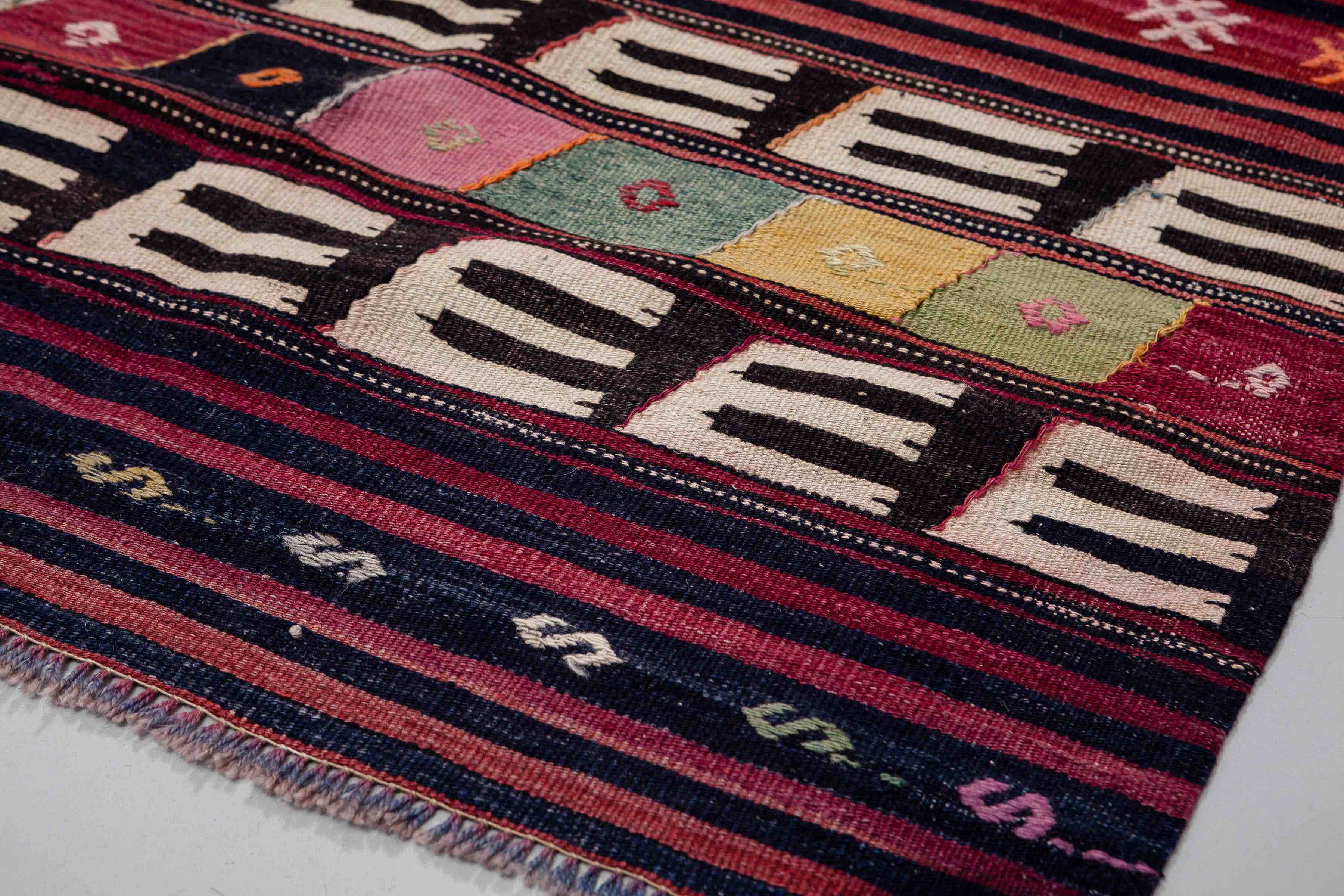 Vintage Kilim Kütahya 230x156cm - Wild Heart Free Soul