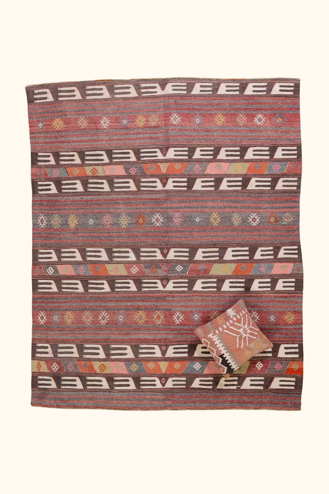 Vintage Kilim Kütahya 232x187cm - Wild Heart Free Soul