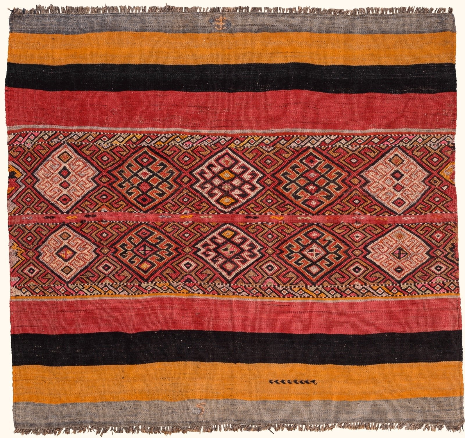 Vintage Kilim Maras 114x123cm - Wild Heart Free Soul