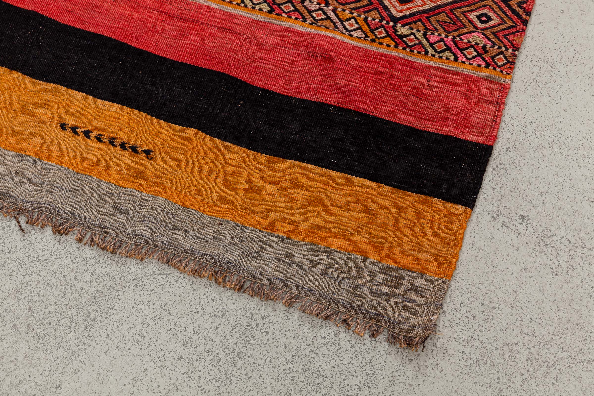 Vintage Kilim Maras 114x123cm - Wild Heart Free Soul