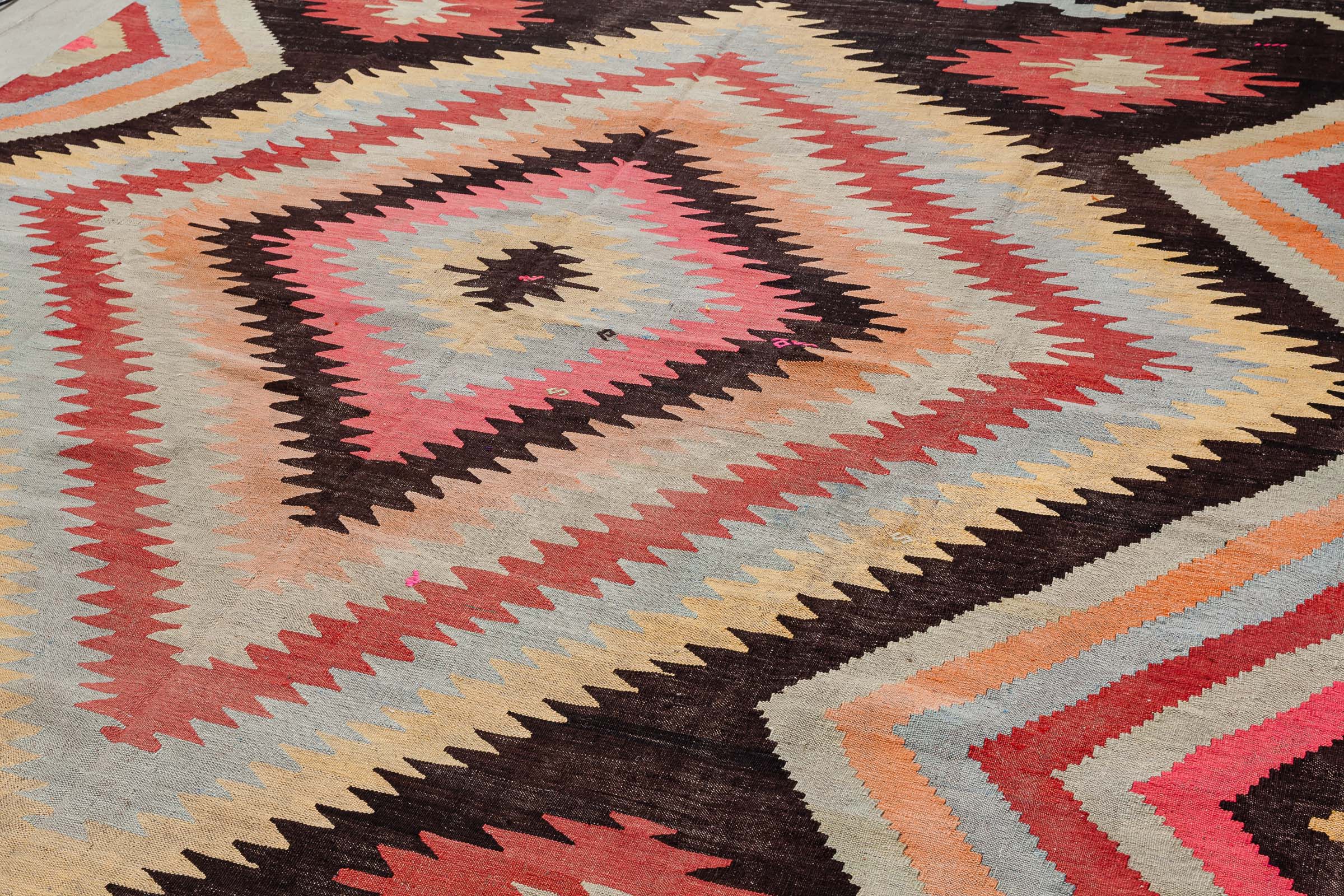 Vintage Kilim Mihalic 335x280 cm - Wild Heart Free Soul