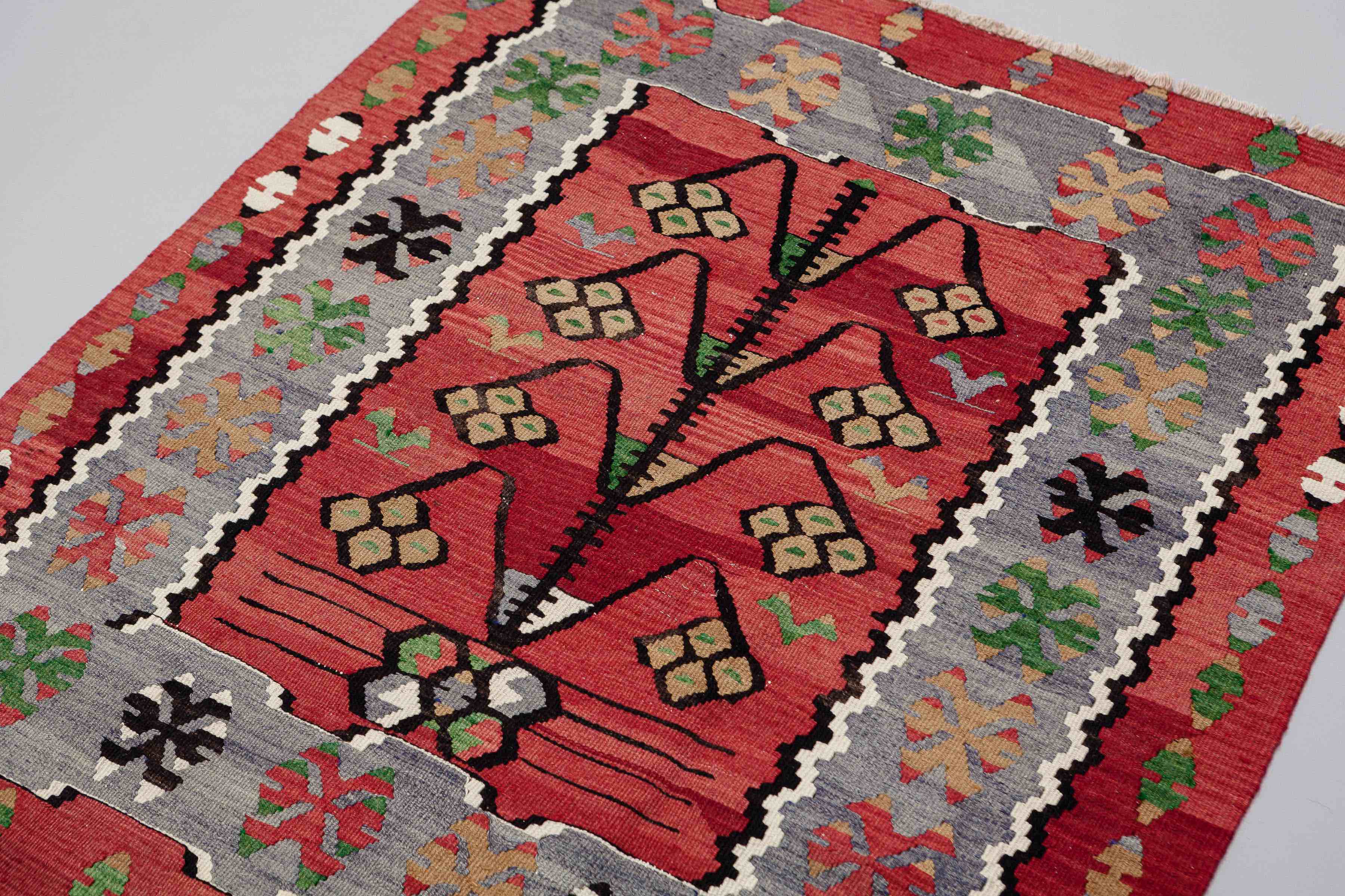 Vintage Kilim Usak 110x90cm - Wild Heart Free Soul
