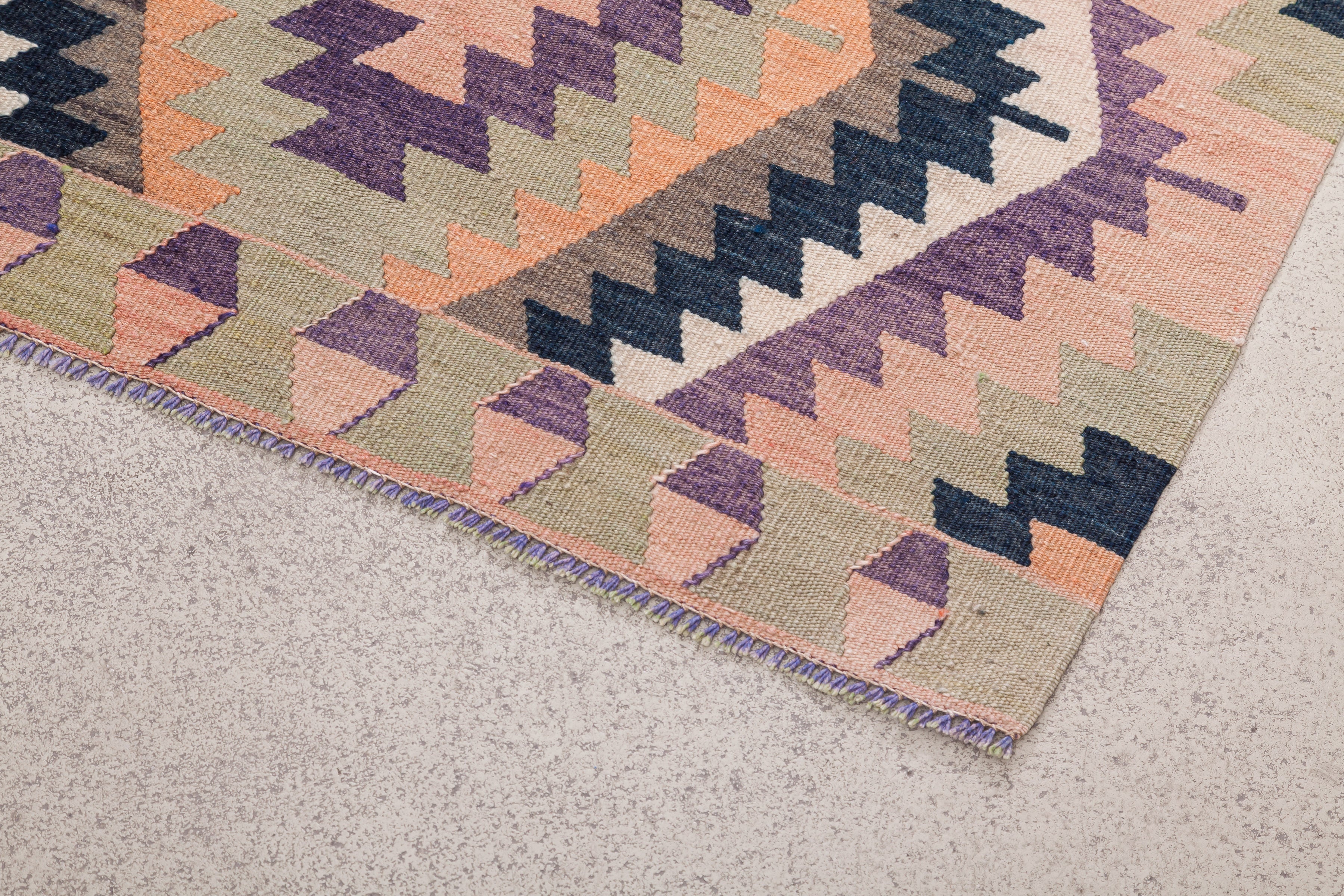 Vintage Kilim Usak 115x89cm - Wild Heart Free Soul