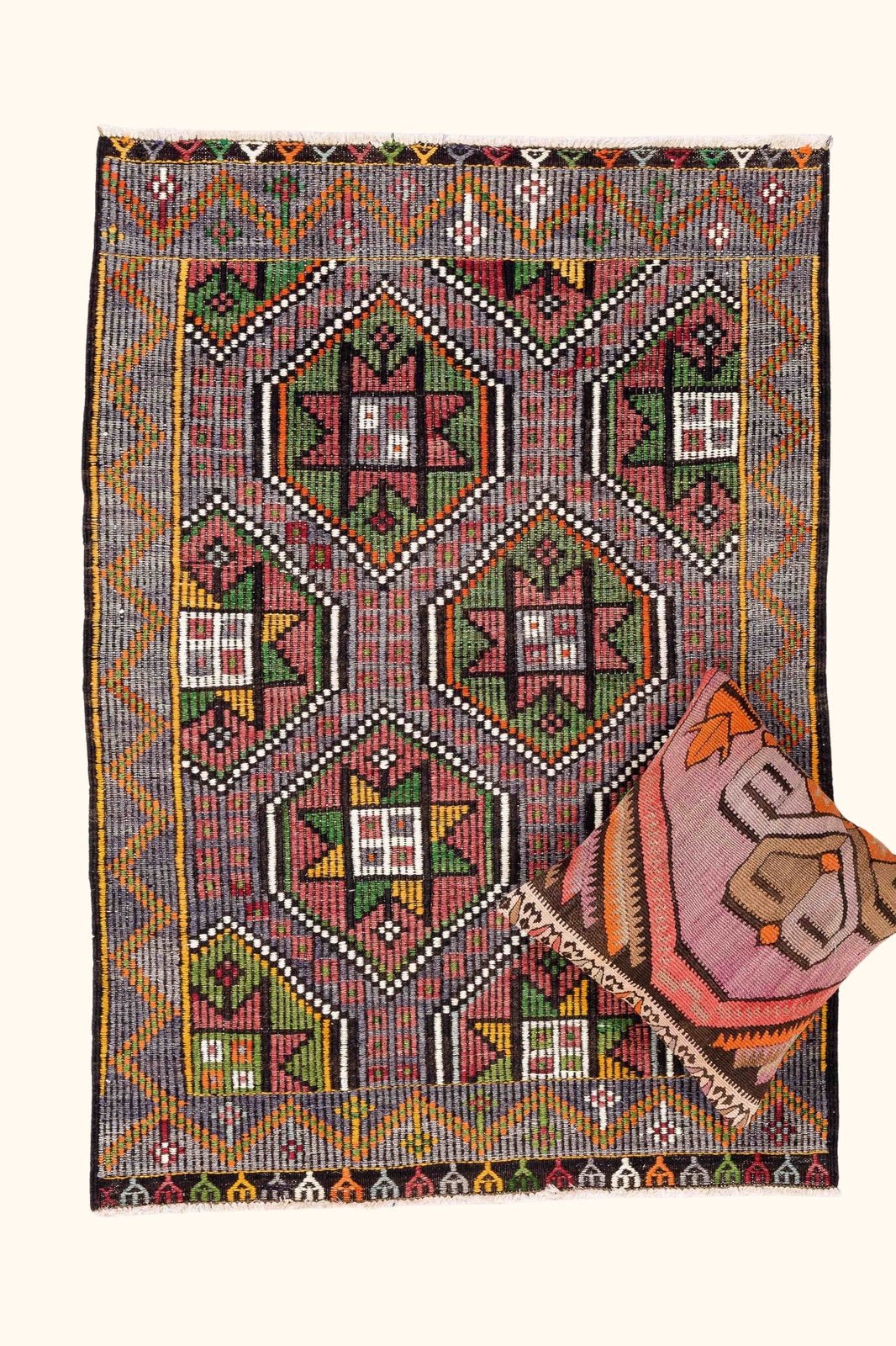 Vintage Kilim Usak 128x91cm - Wild Heart Free Soul