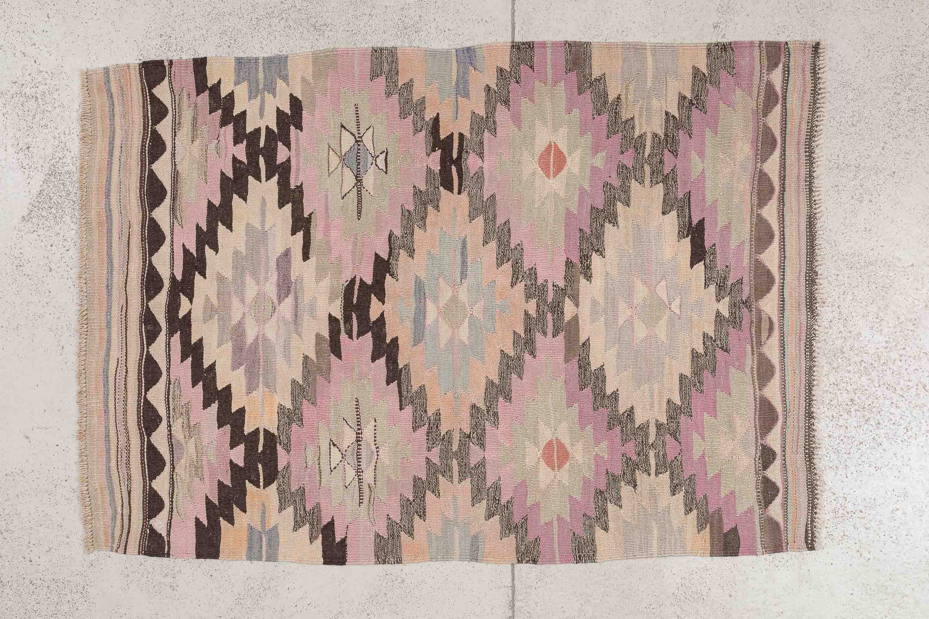 Vintage Kilim, Usak 140x94cm - Wild Heart Free Soul