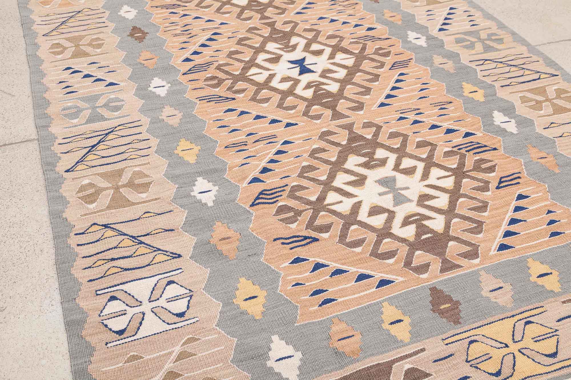 Vintage Kilim Usak 171 x 115cm - Wild Heart Free Soul