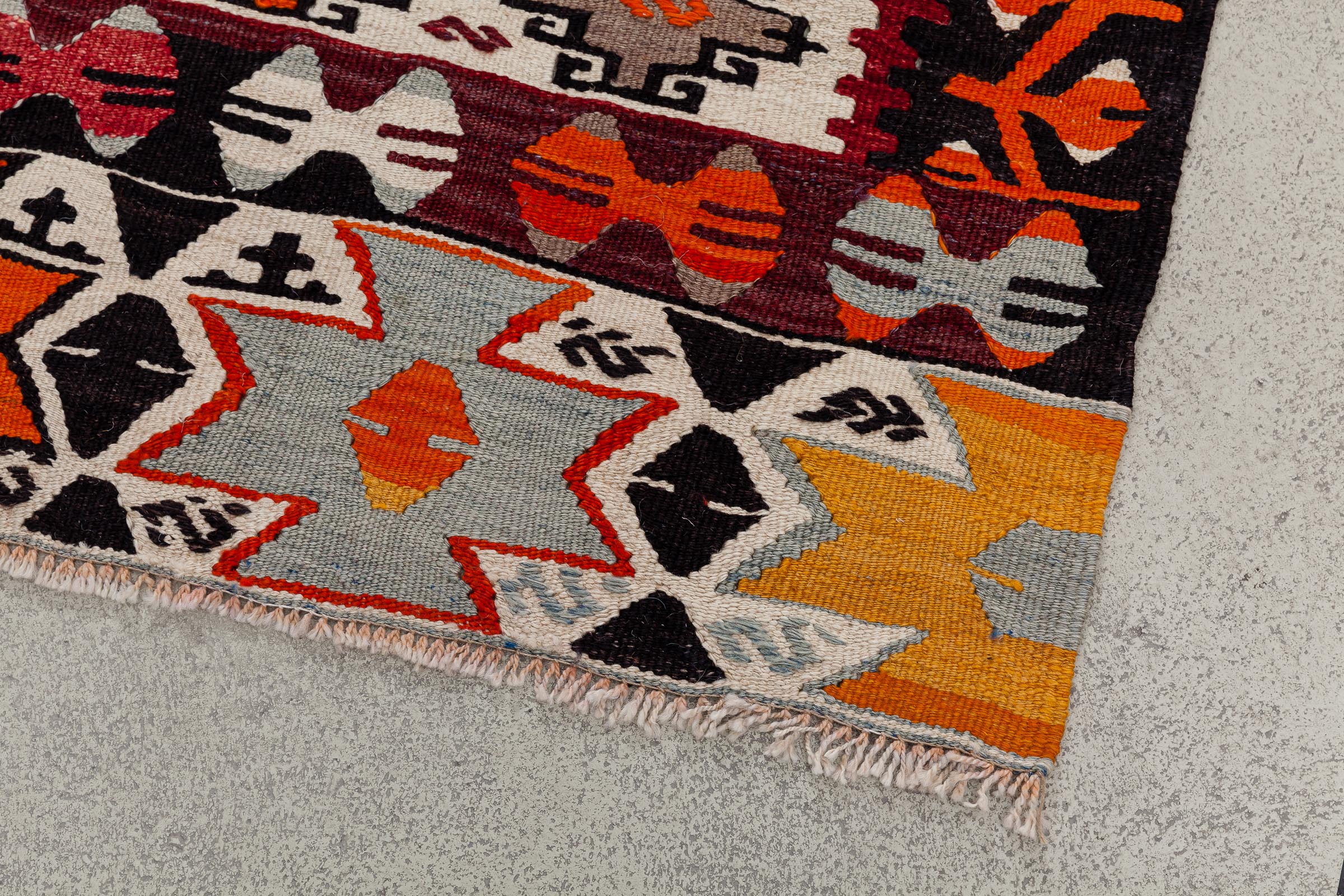 Vintage Kilim Usak 208x130cm - Wild Heart Free Soul