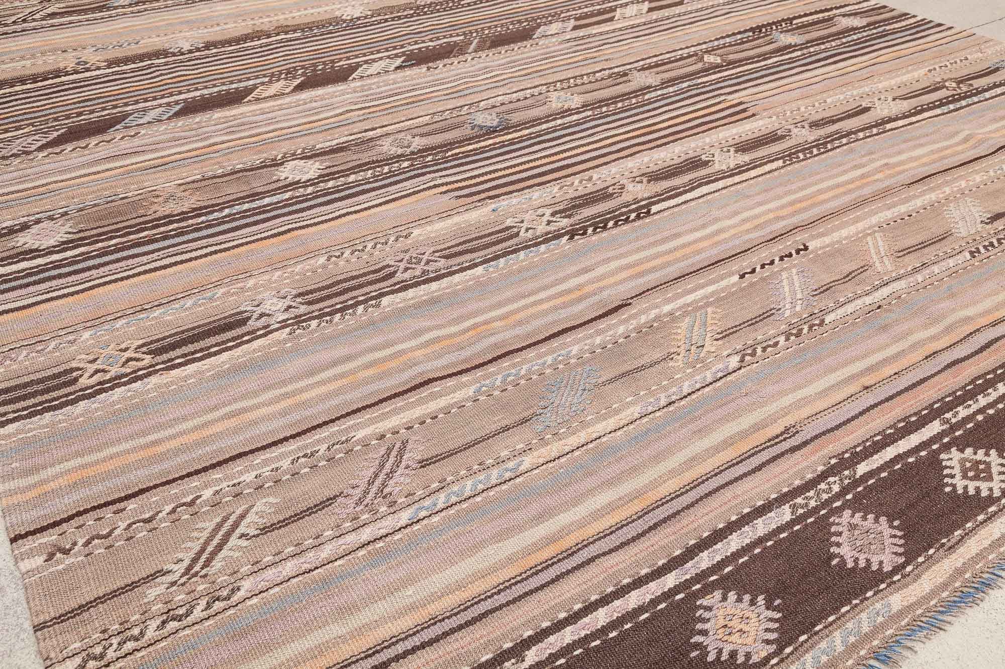 Vintage Kilim Usak 230 x 211cm - Wild Heart Free Soul